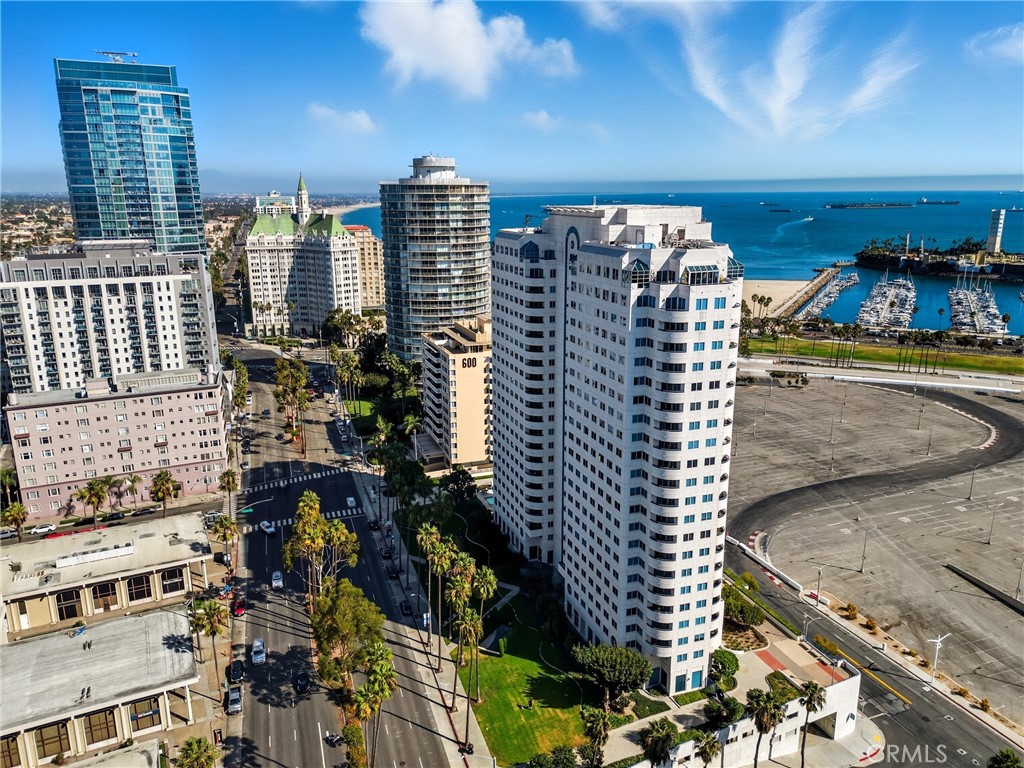 525 E Seaside