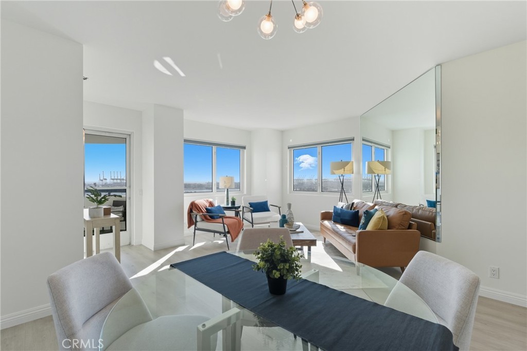 525 E Seaside