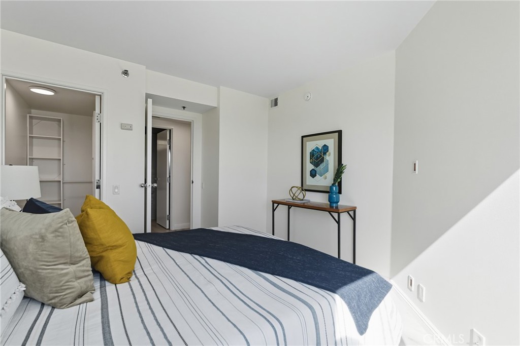 525 E Seaside