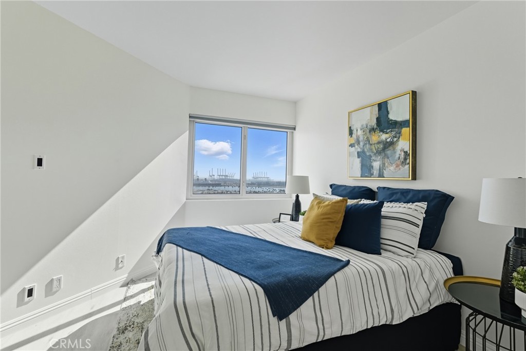 525 E Seaside