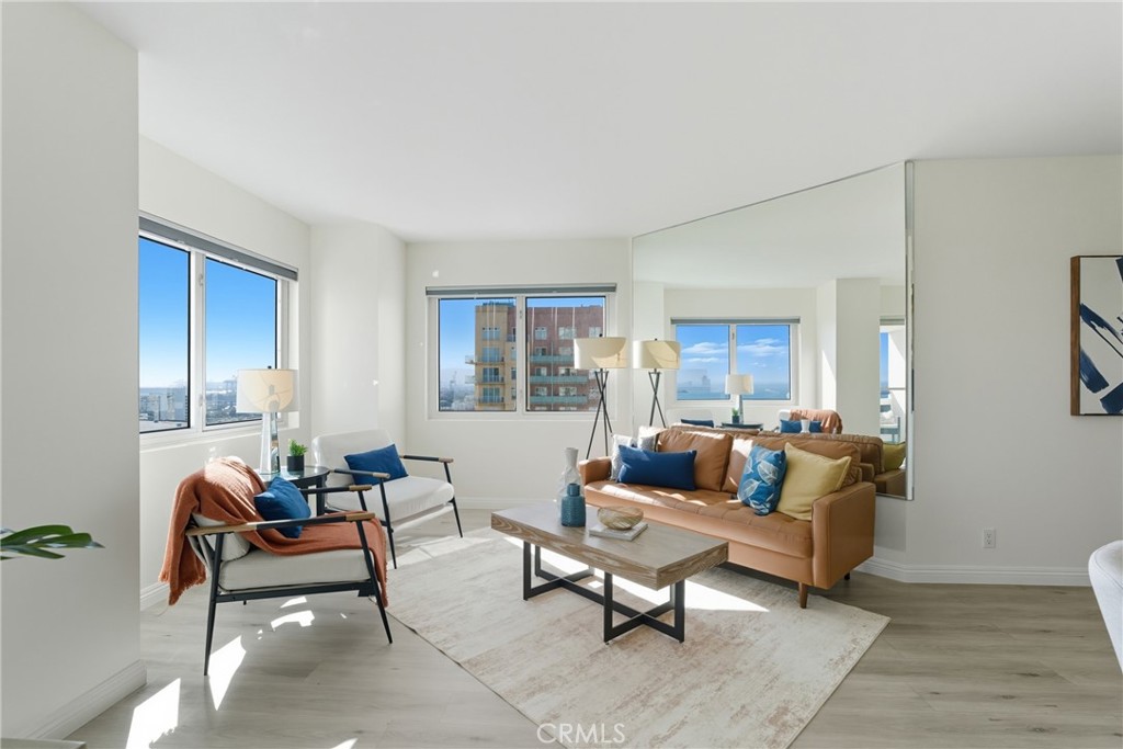 525 E Seaside