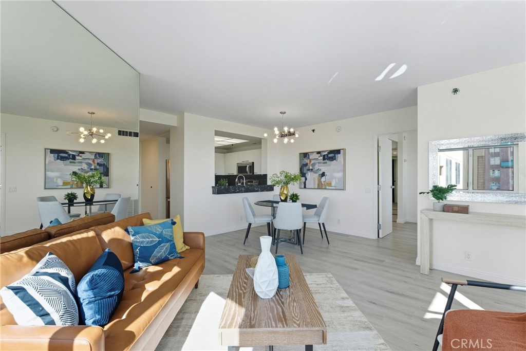 525 E Seaside