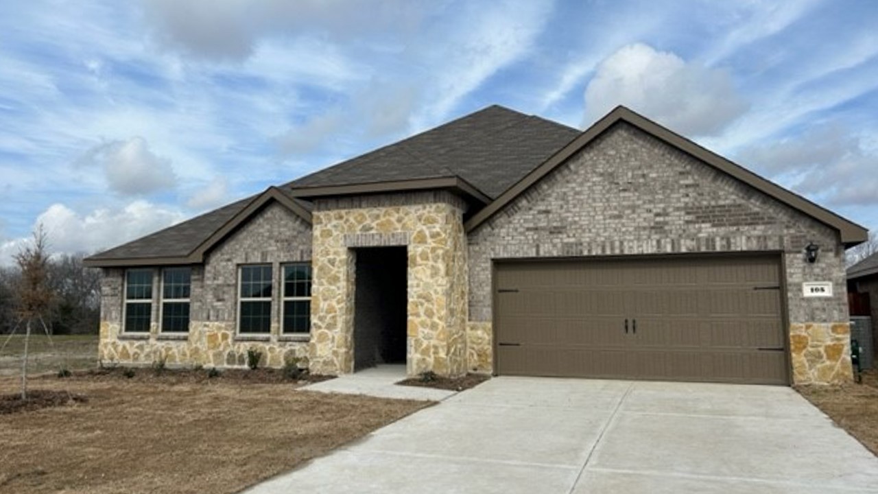 105 Mapleoak Drive
