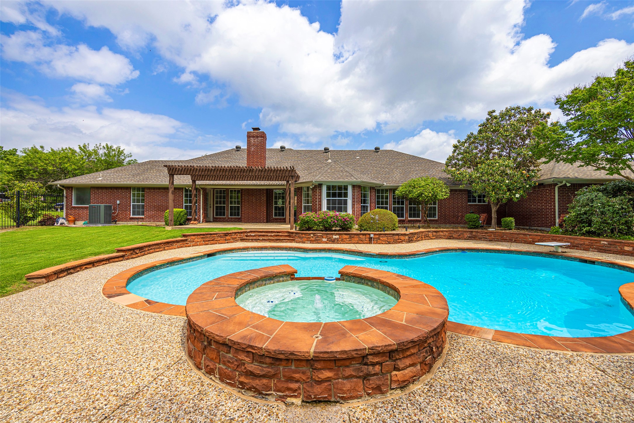 930 Heatherwood Drive