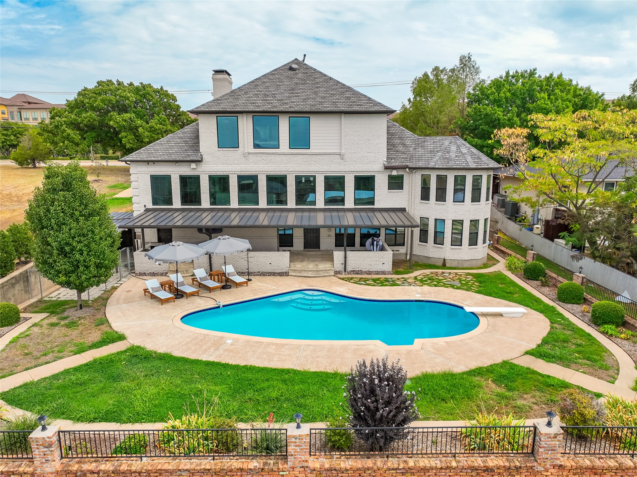 1400 Ridge Road