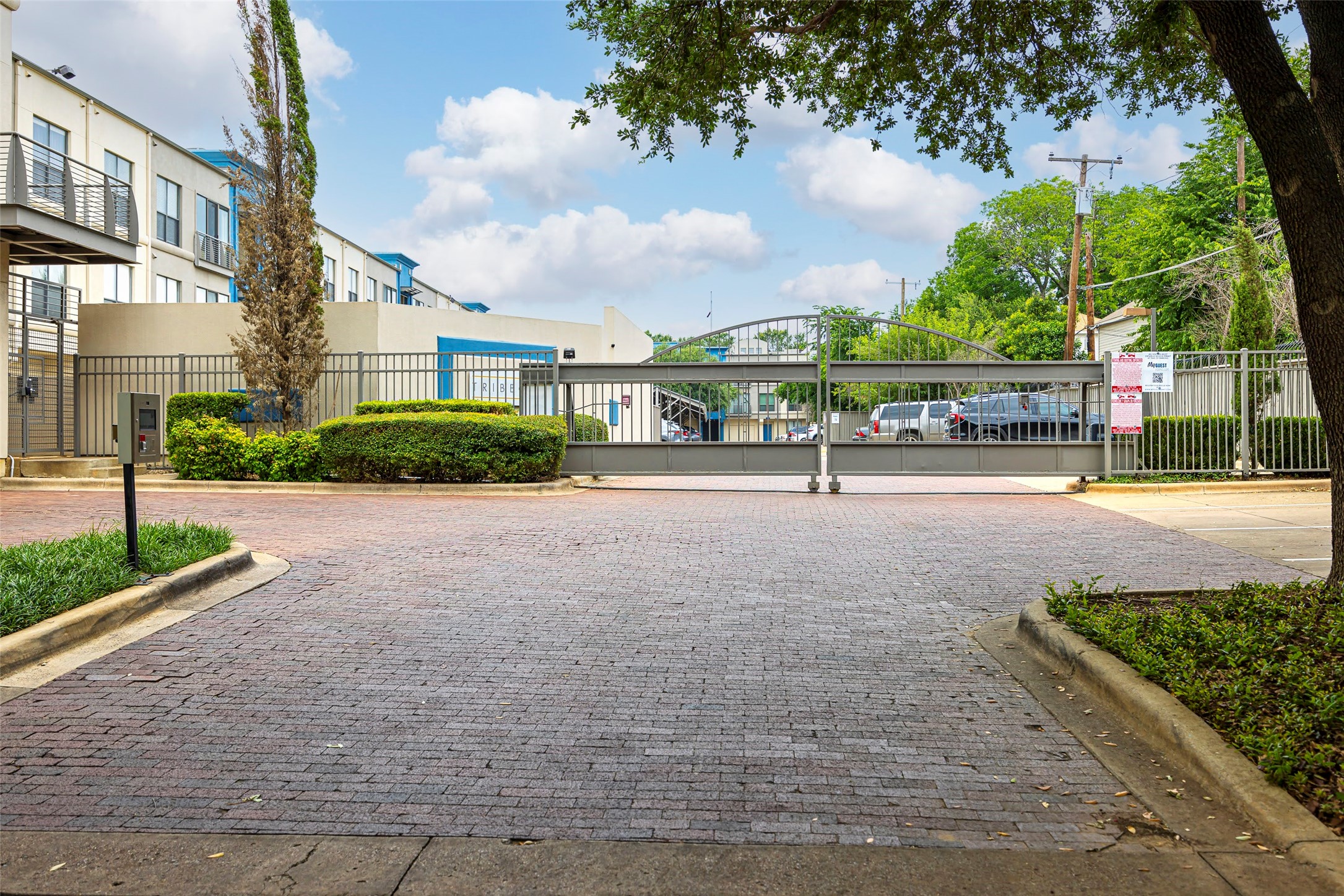 4414 Cedar Springs Road 301