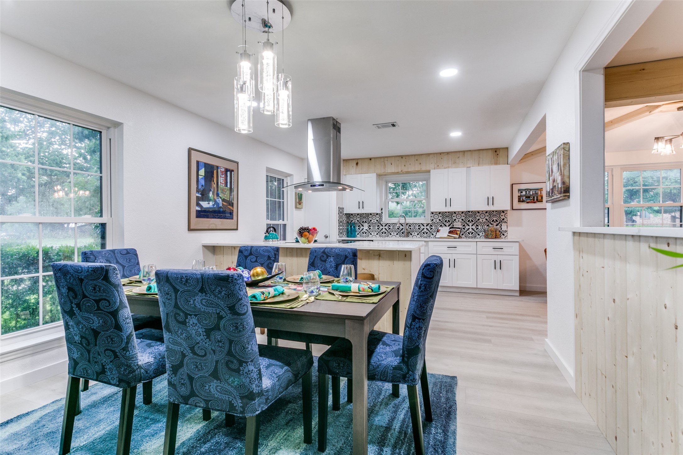 1201 River Oaks Drive