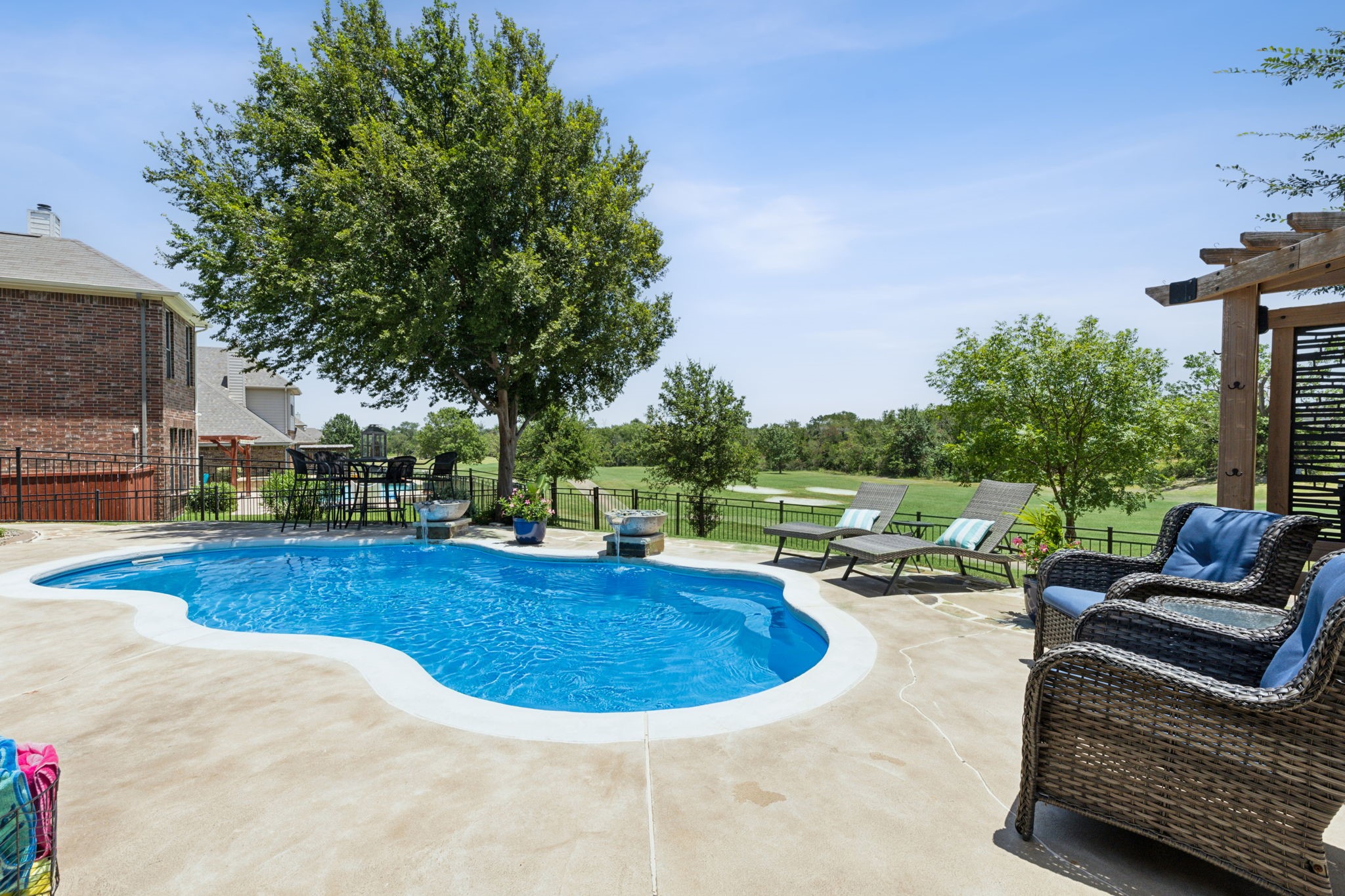 6416 Lakecrest Drive