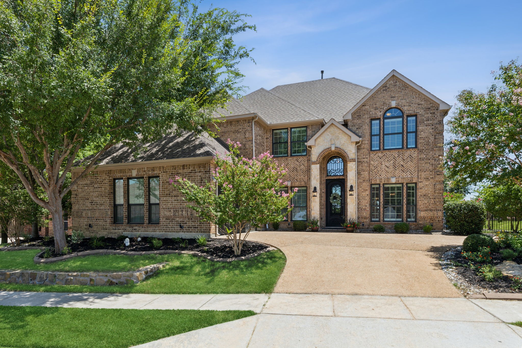 6416 Lakecrest Drive