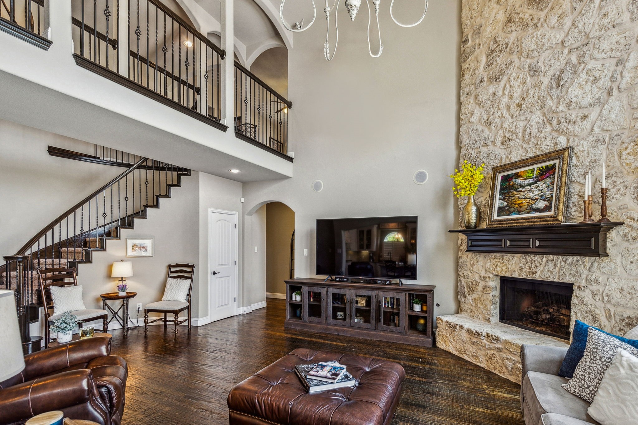 6416 Lakecrest Drive