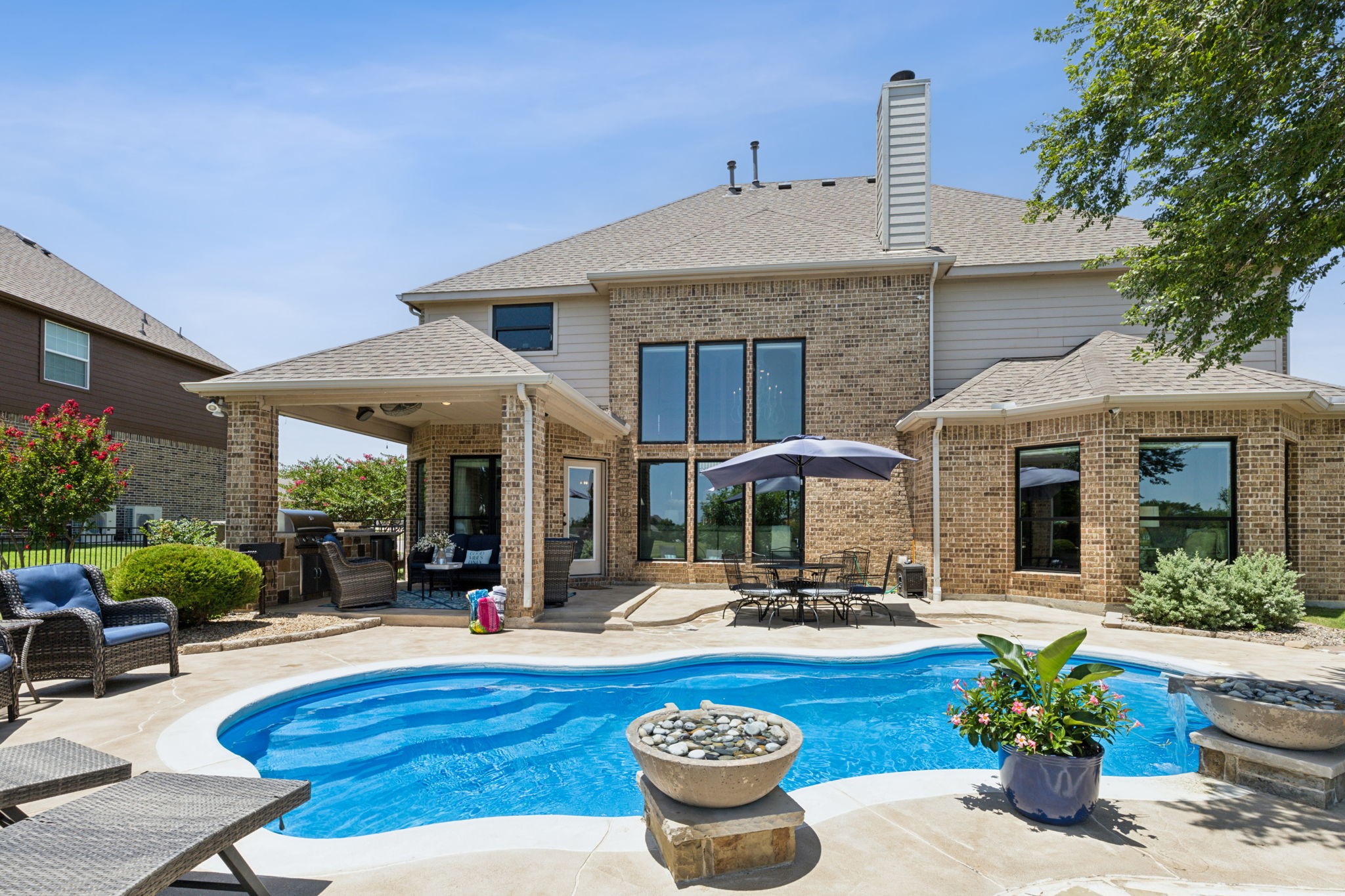 6416 Lakecrest Drive