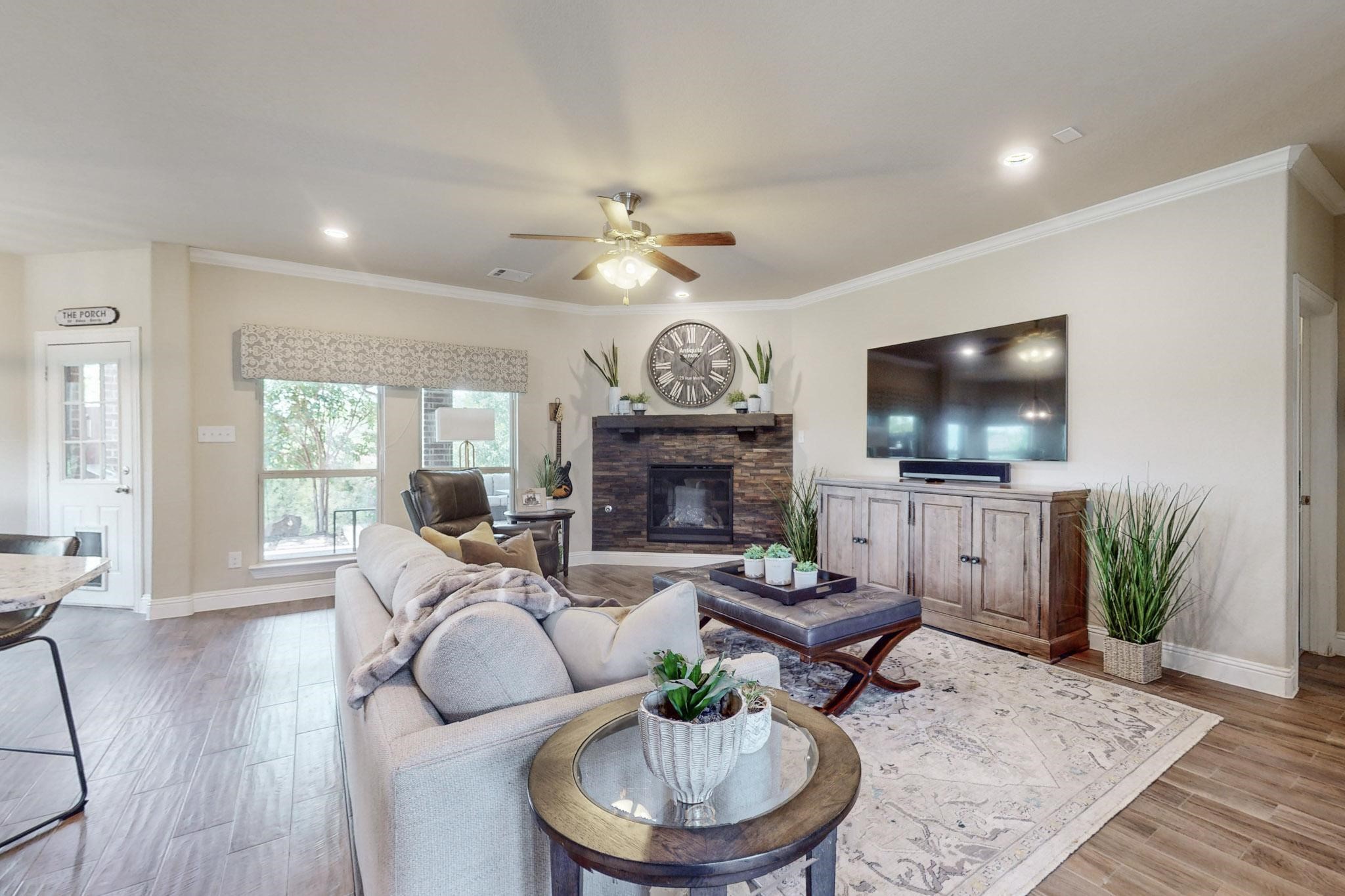 906 Sunnyvale Drive