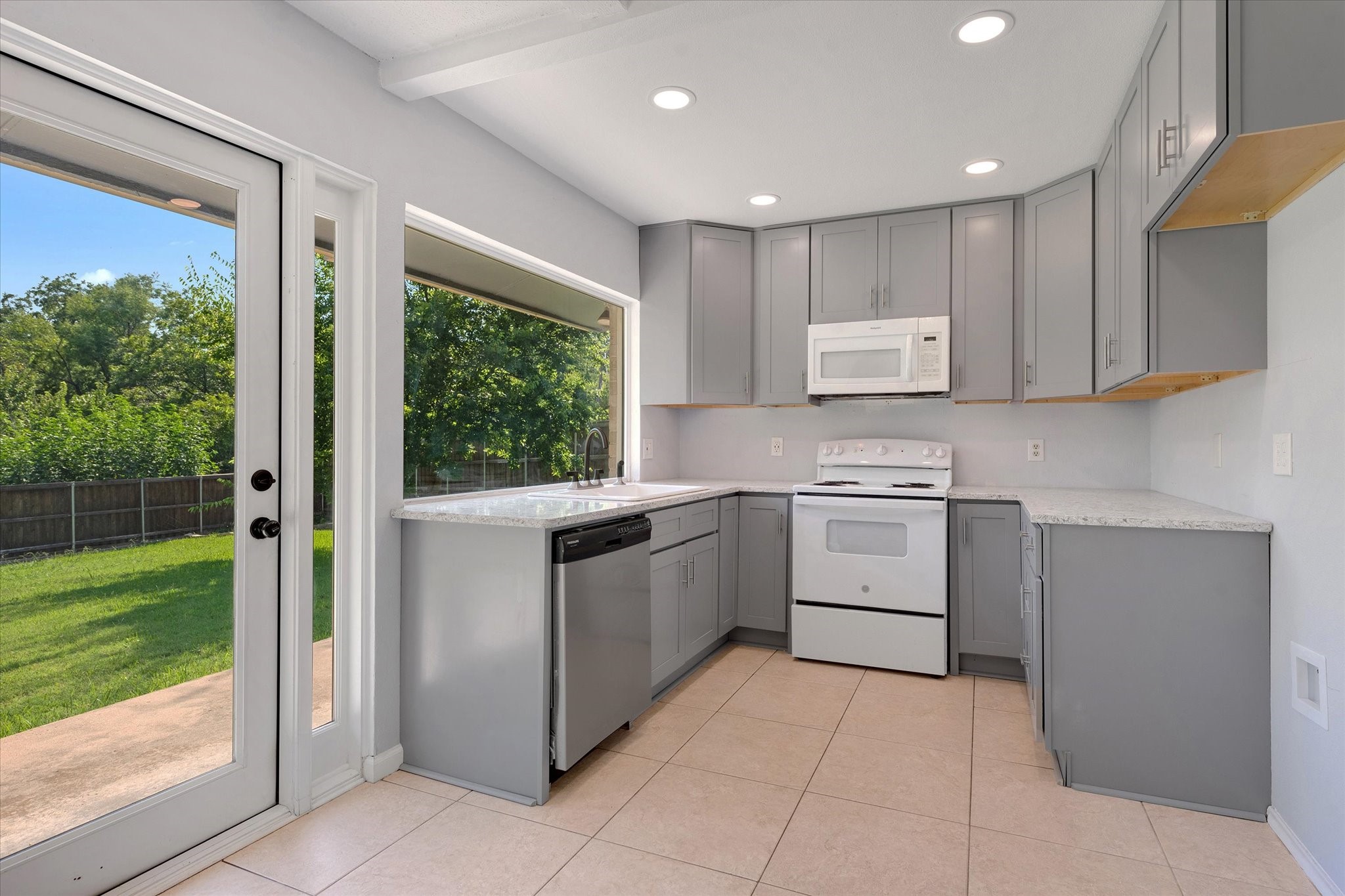 3416 Club Ridge Circle