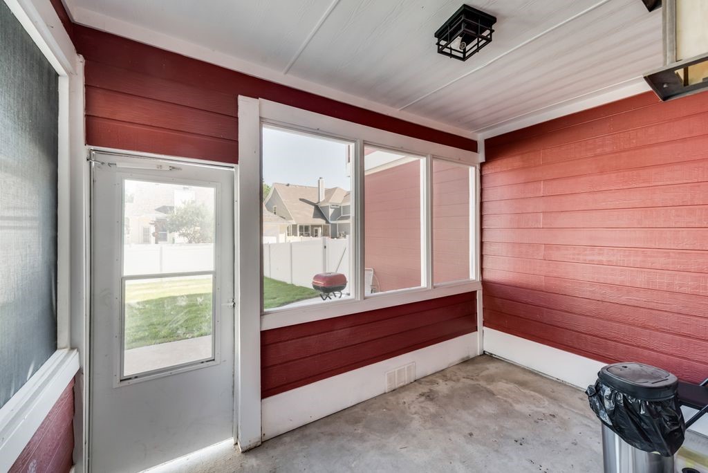 948 Fox Grove Lane