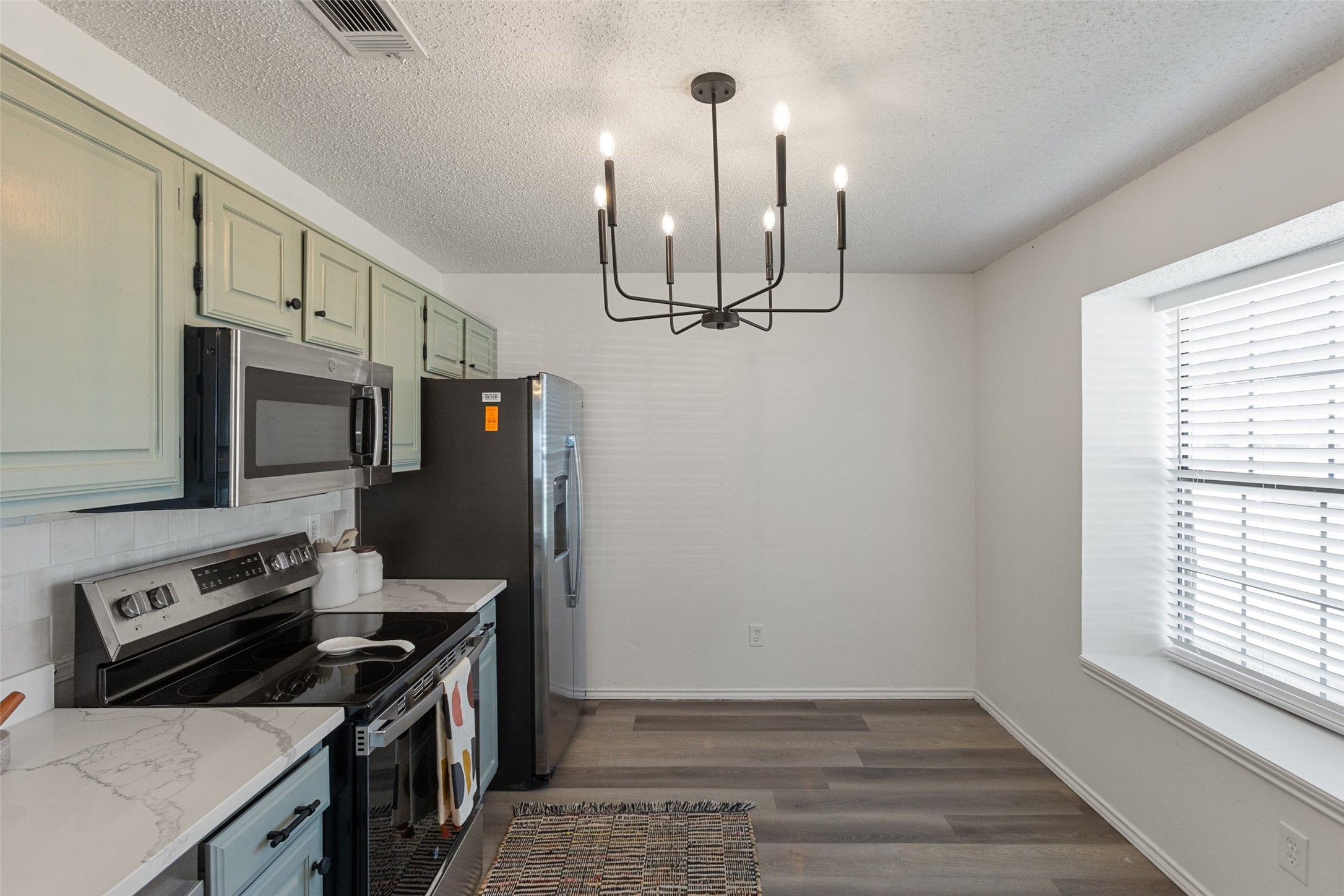 1332 Cedar Ridge Drive