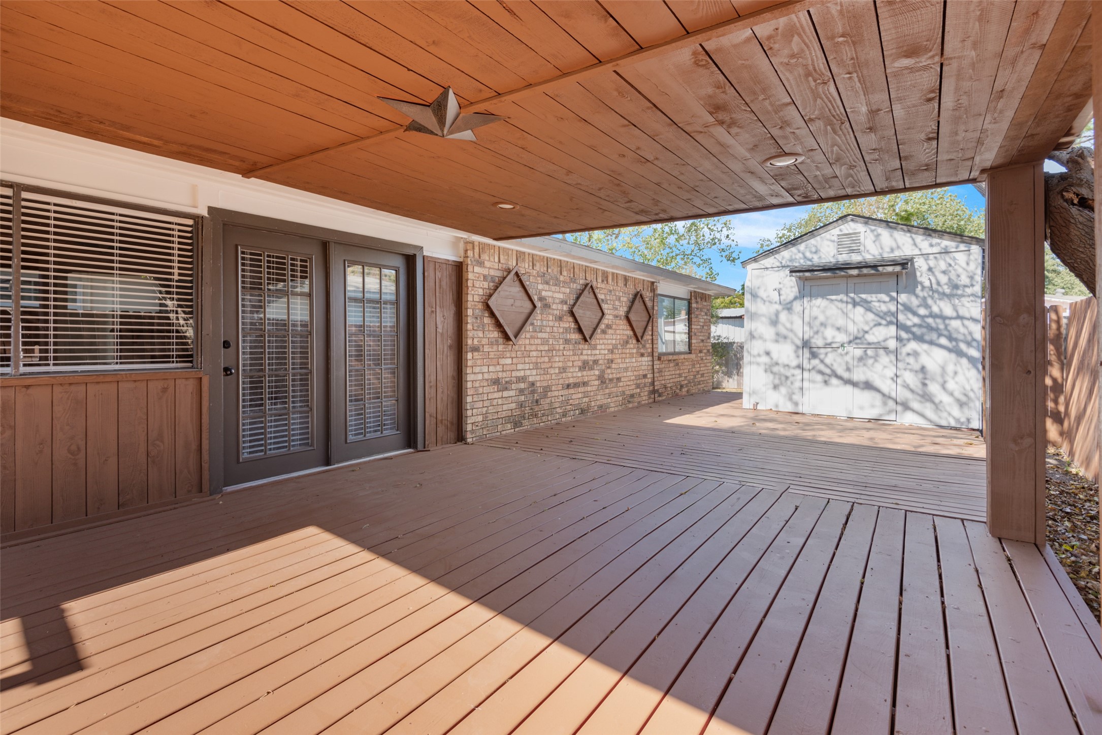 3105 Kenwood Drive