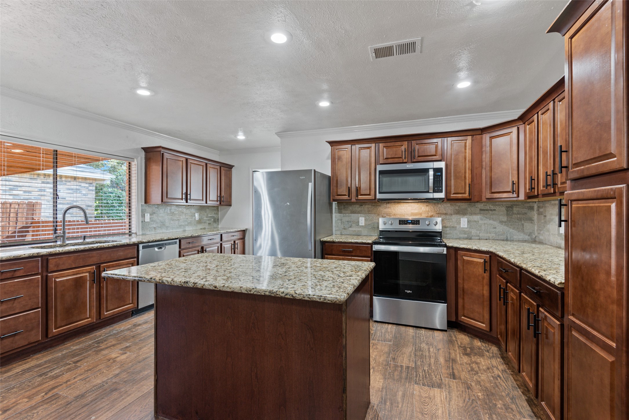 3105 Kenwood Drive