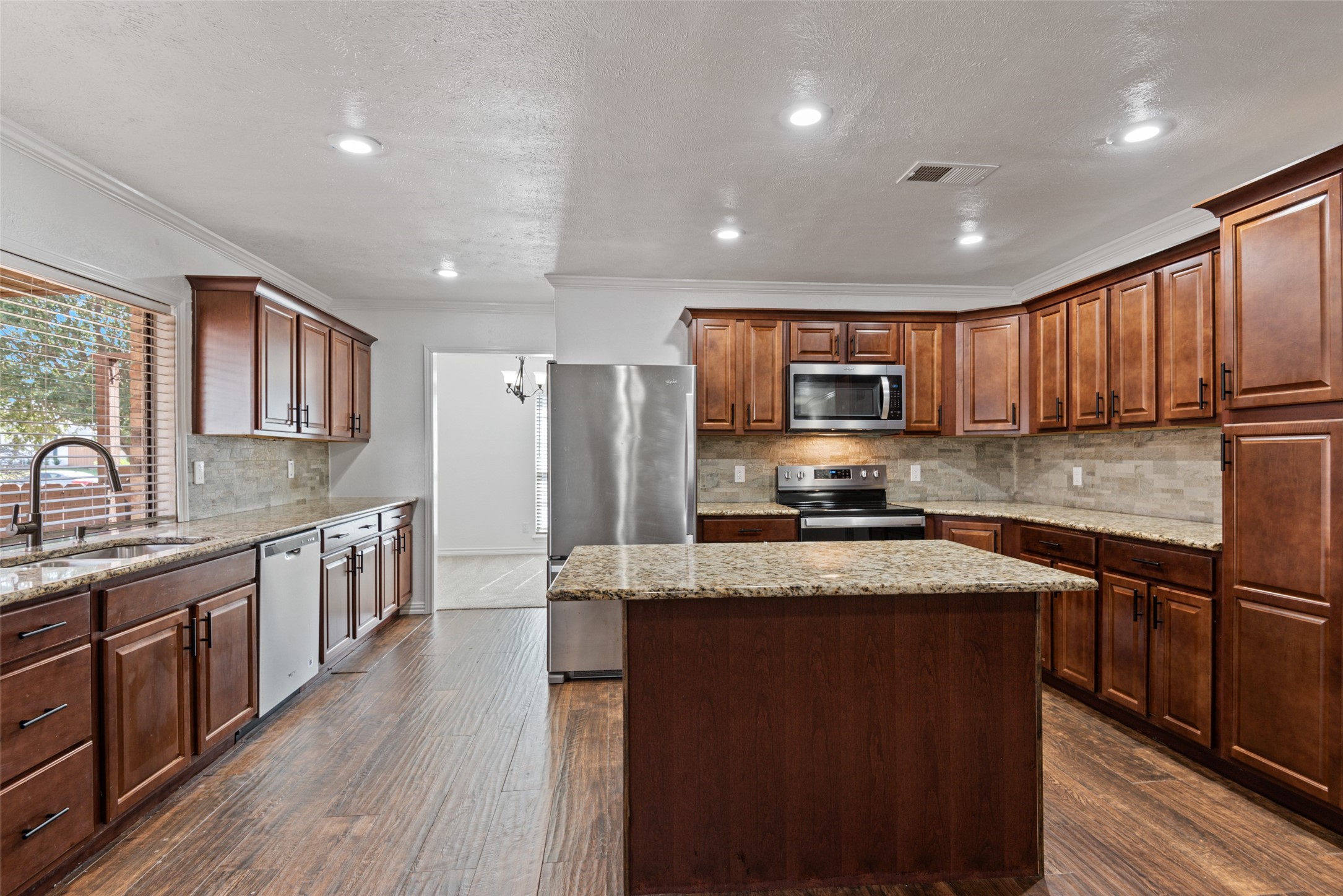 3105 Kenwood Drive