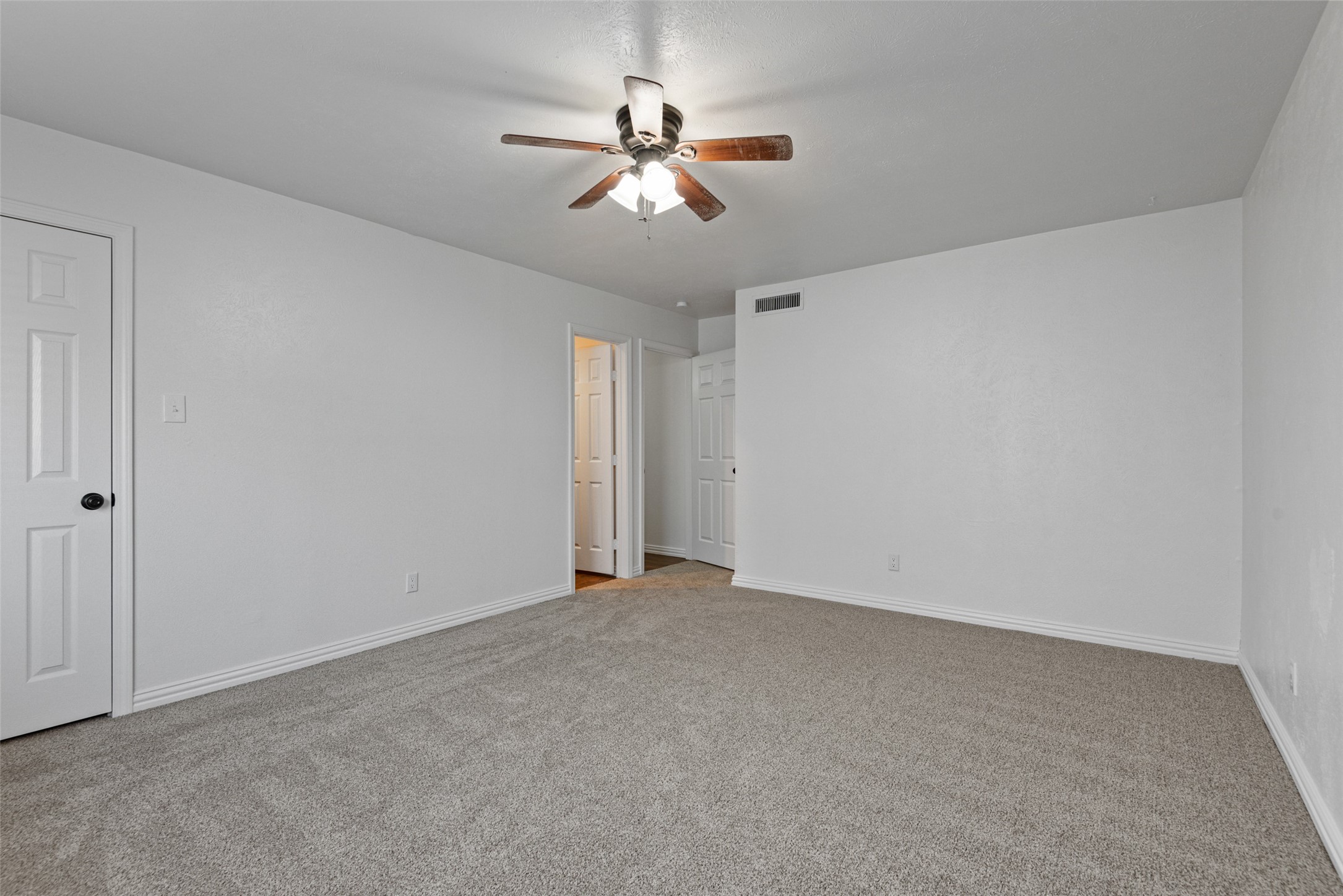 3105 Kenwood Drive