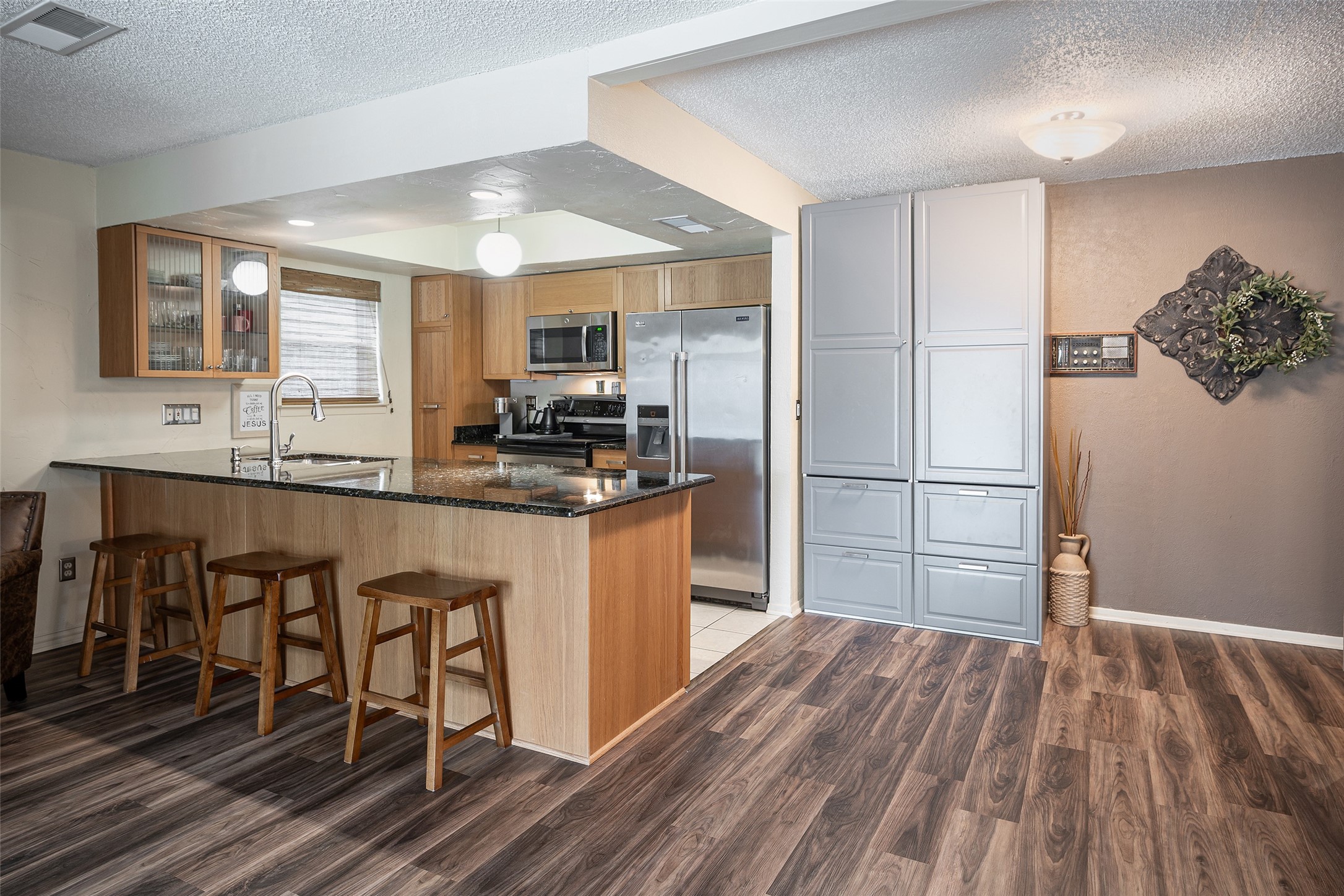2106 J J Pearce Drive