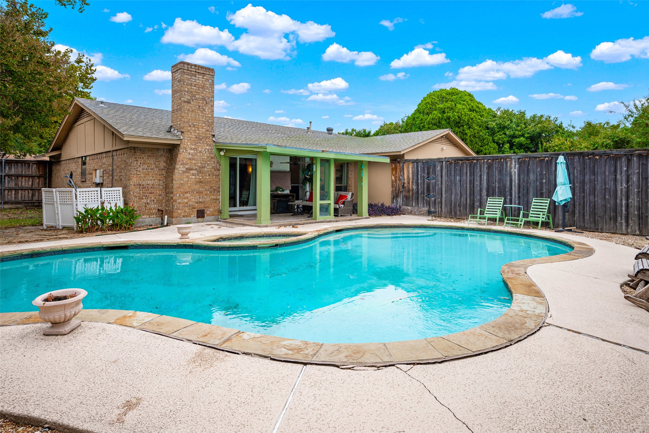 2106 J J Pearce Drive