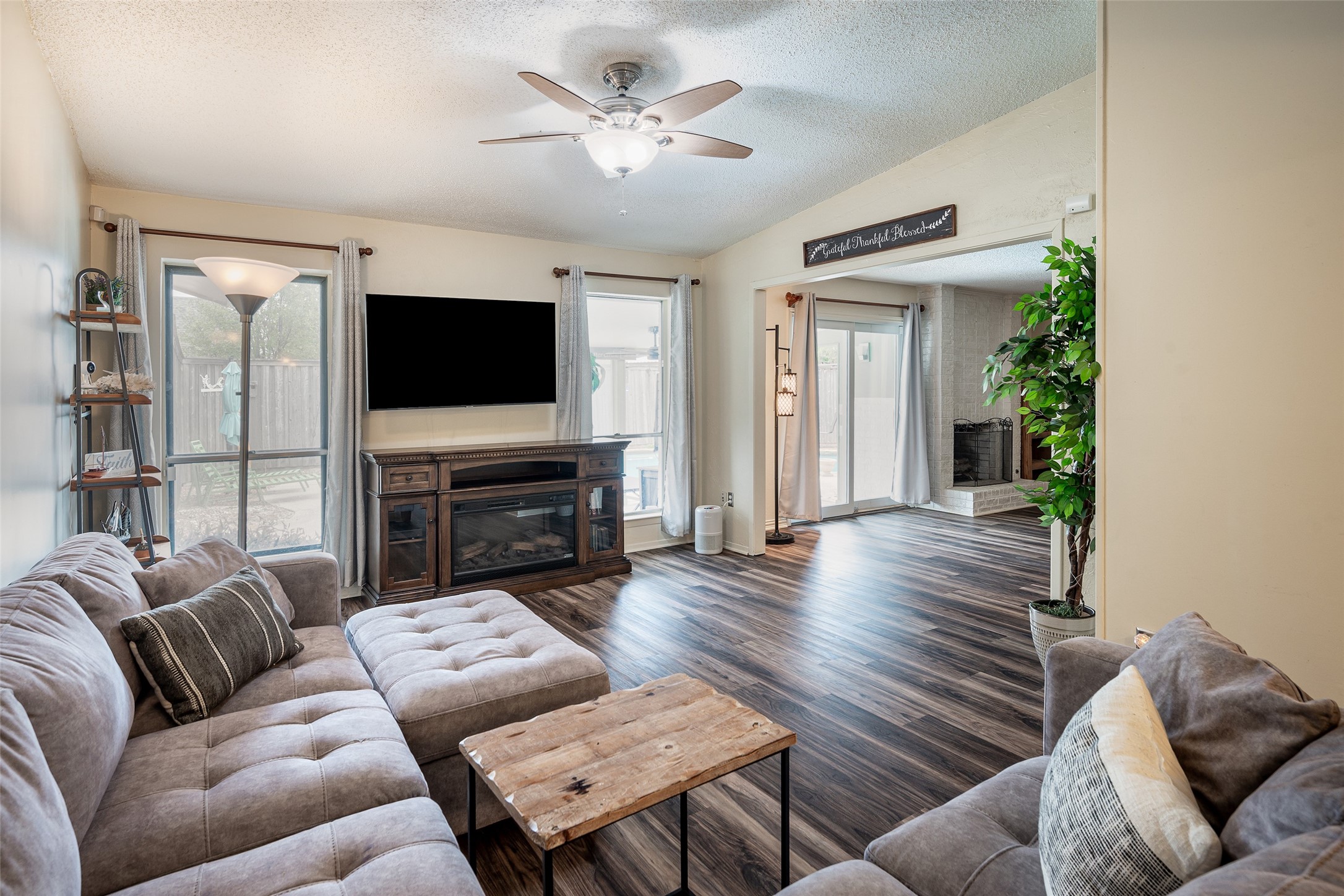 2106 J J Pearce Drive