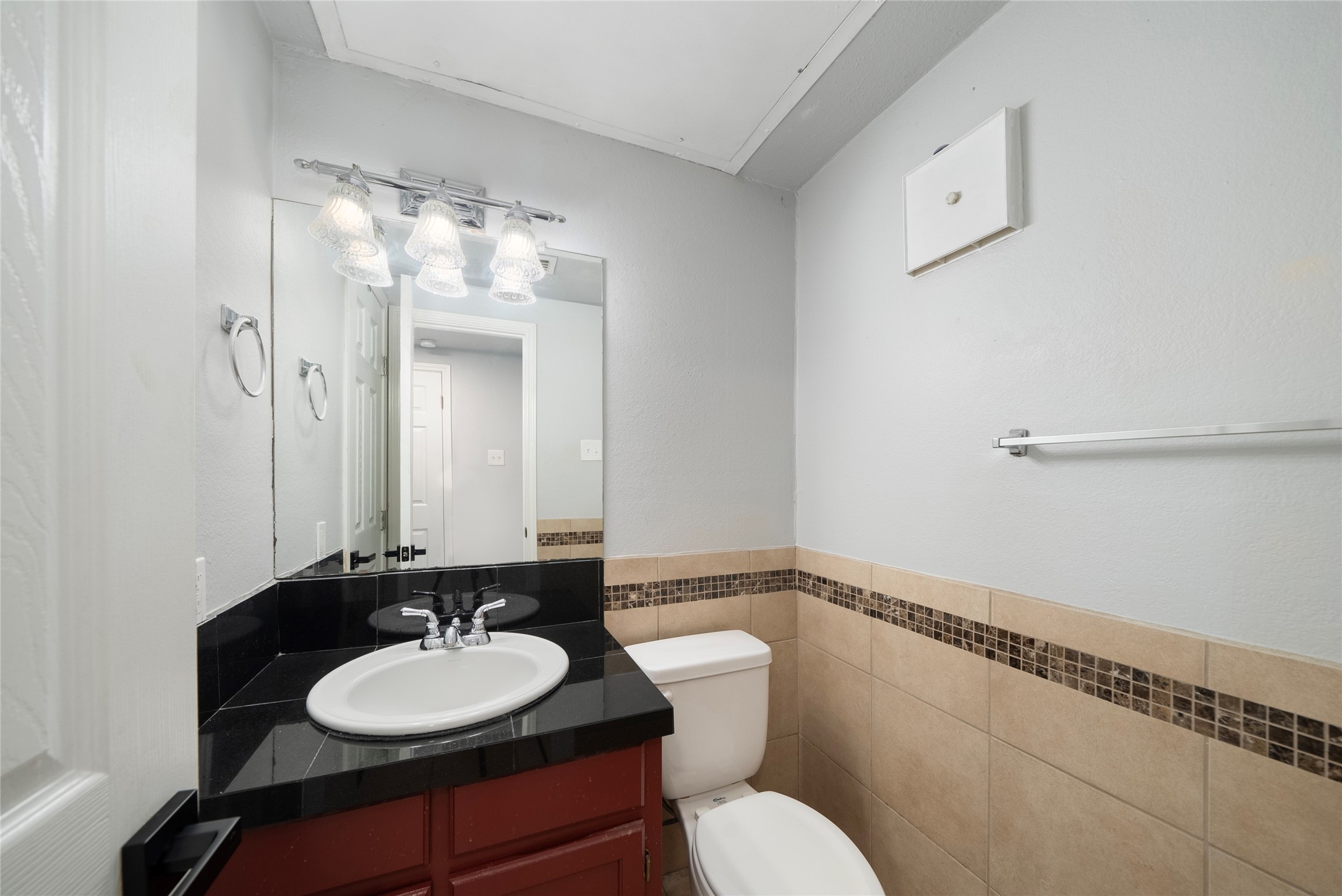1700 Amelia Court 216
