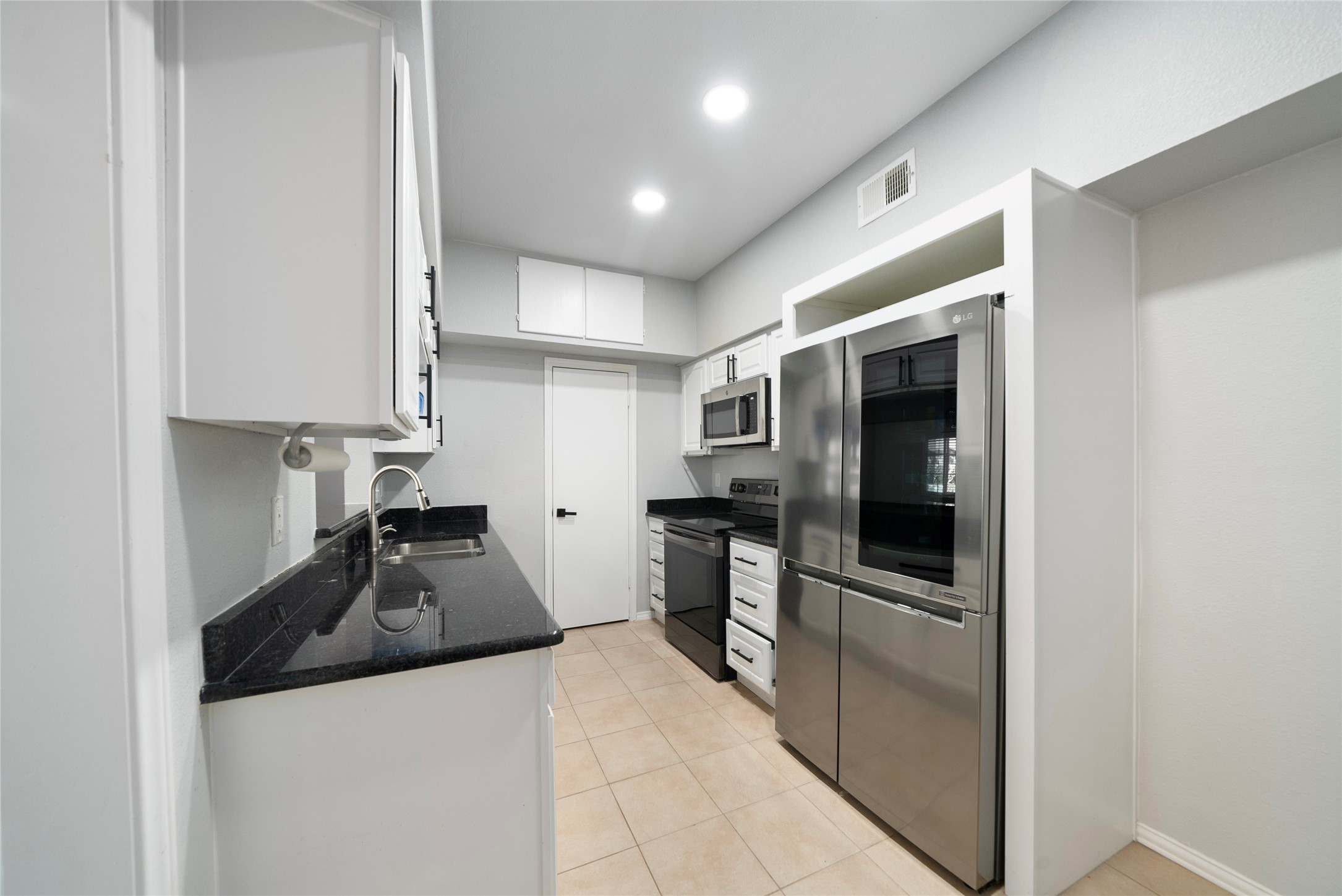 1700 Amelia Court 216