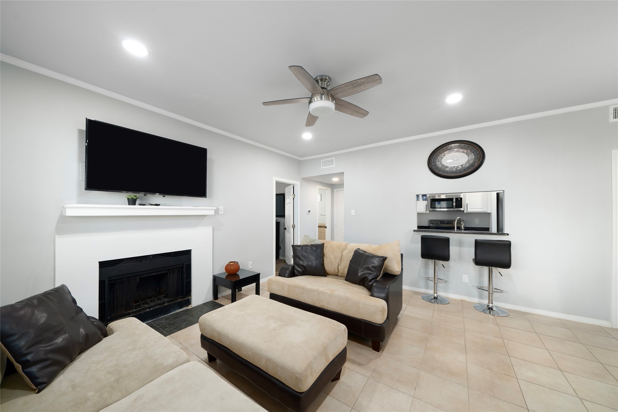 1700 Amelia Court 216