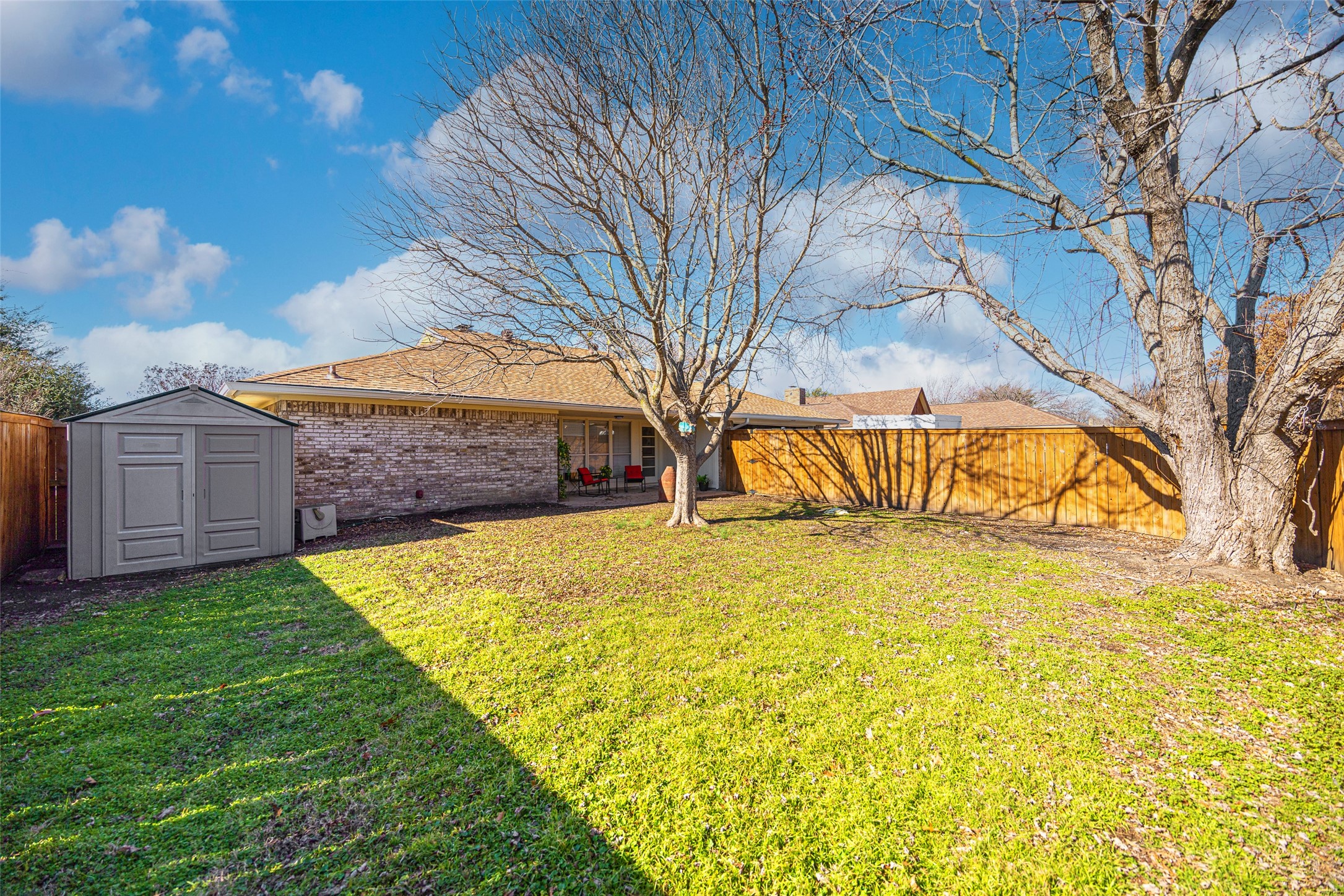 3937 Los Robles Drive