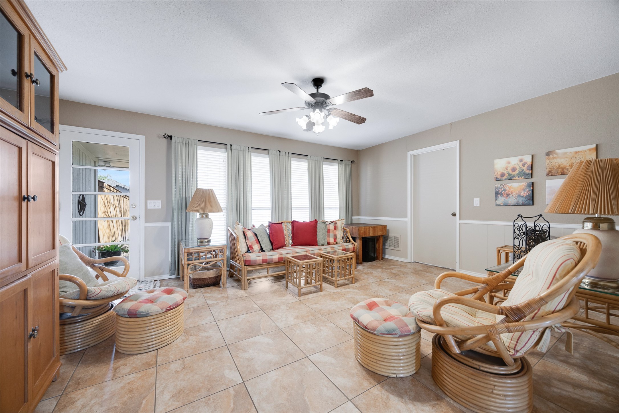 3937 Los Robles Drive
