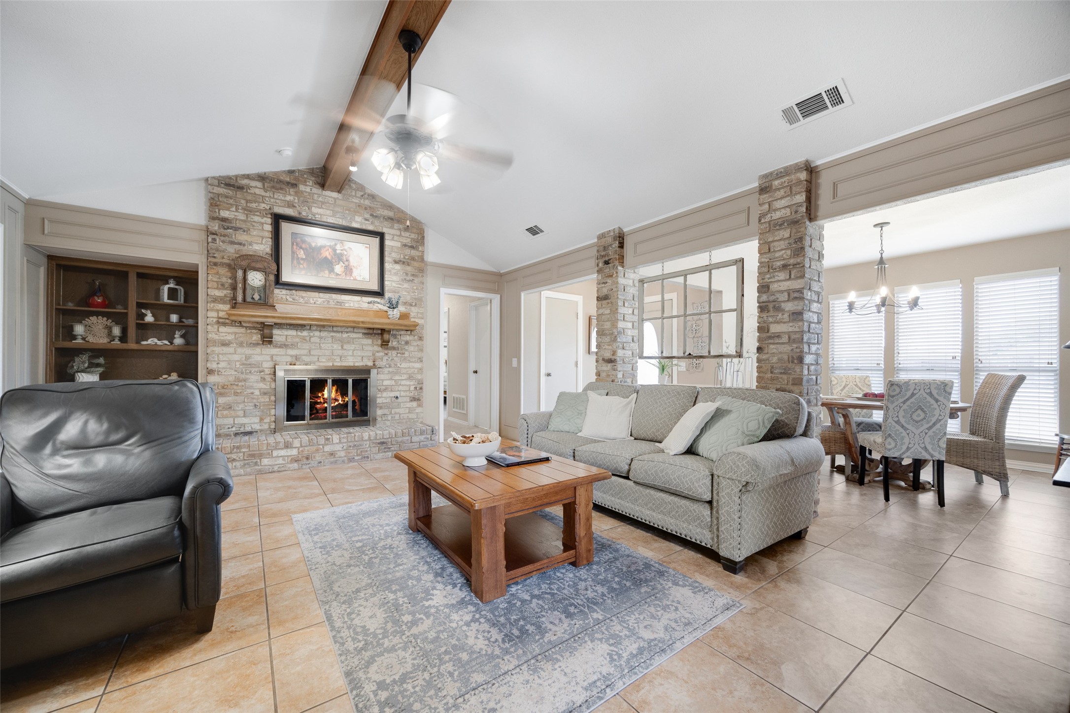 3937 Los Robles Drive