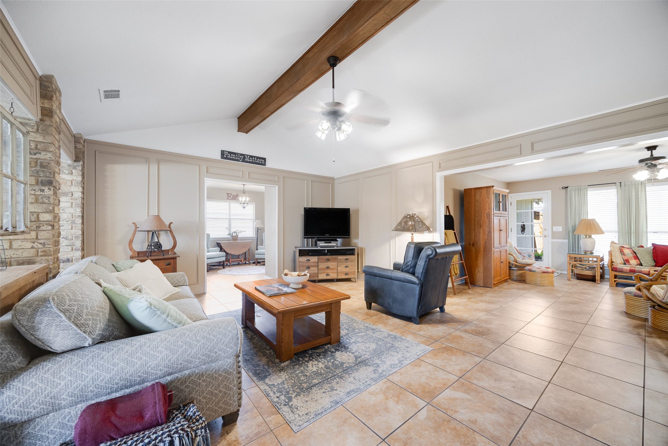 3937 Los Robles Drive