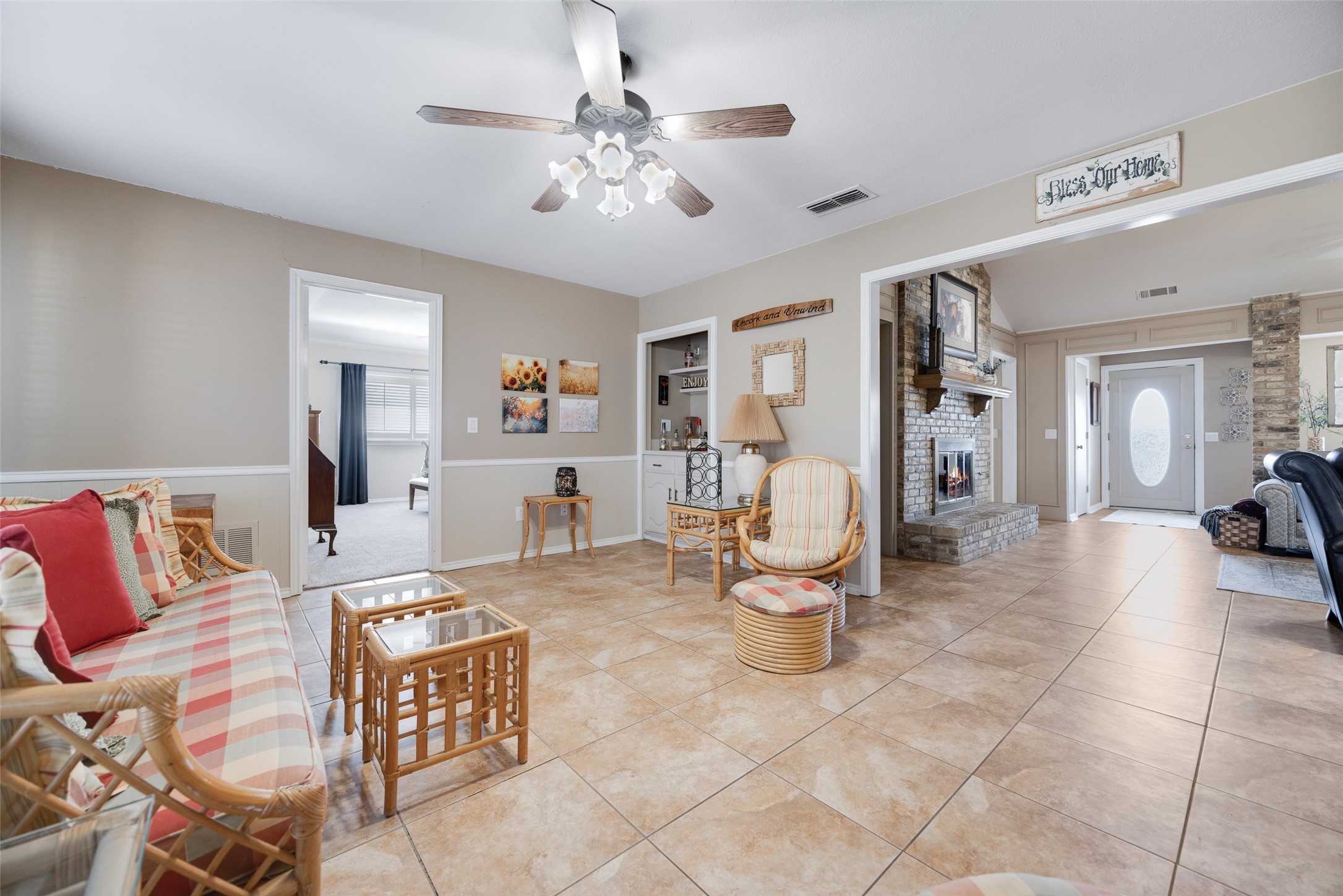 3937 Los Robles Drive
