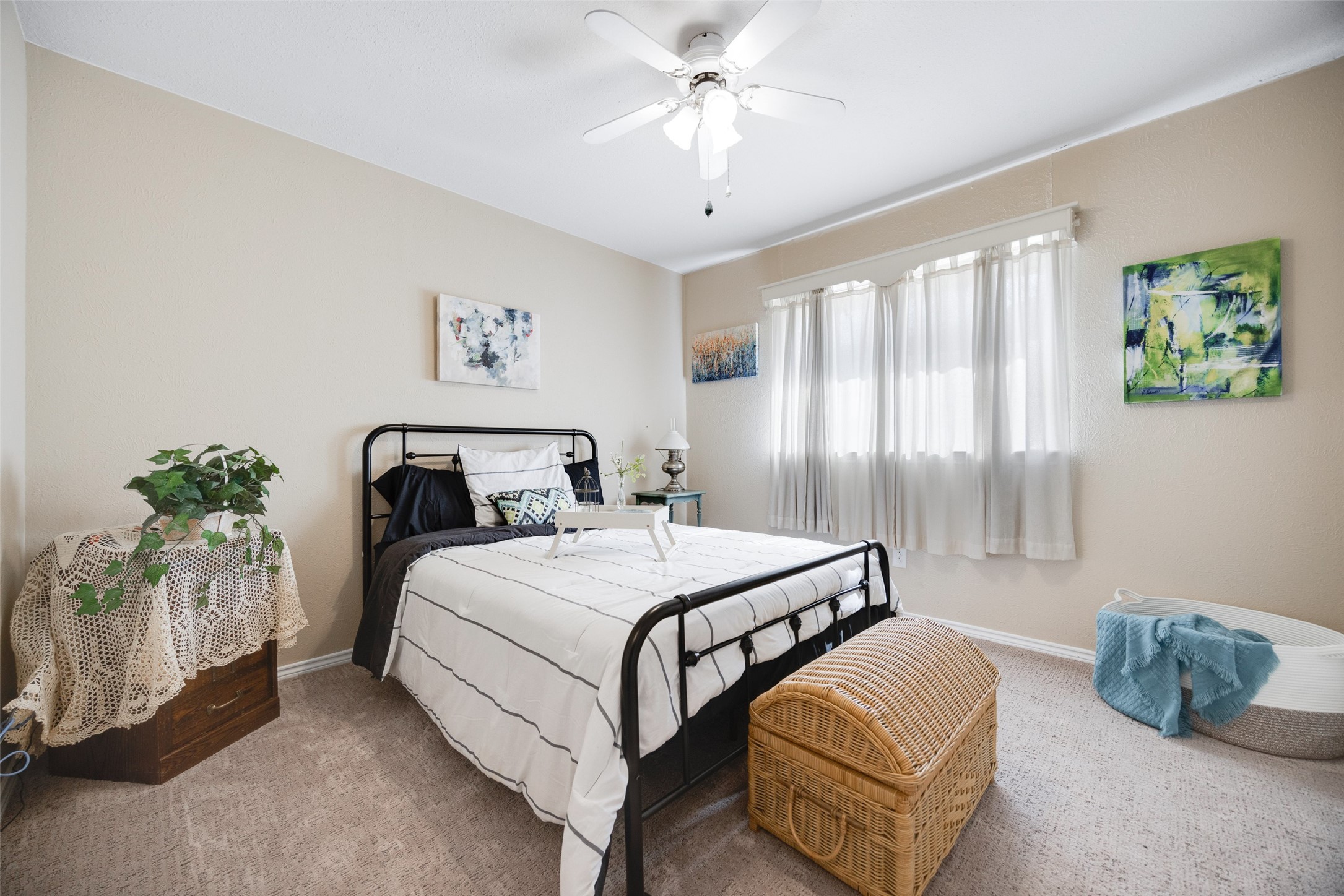 3937 Los Robles Drive