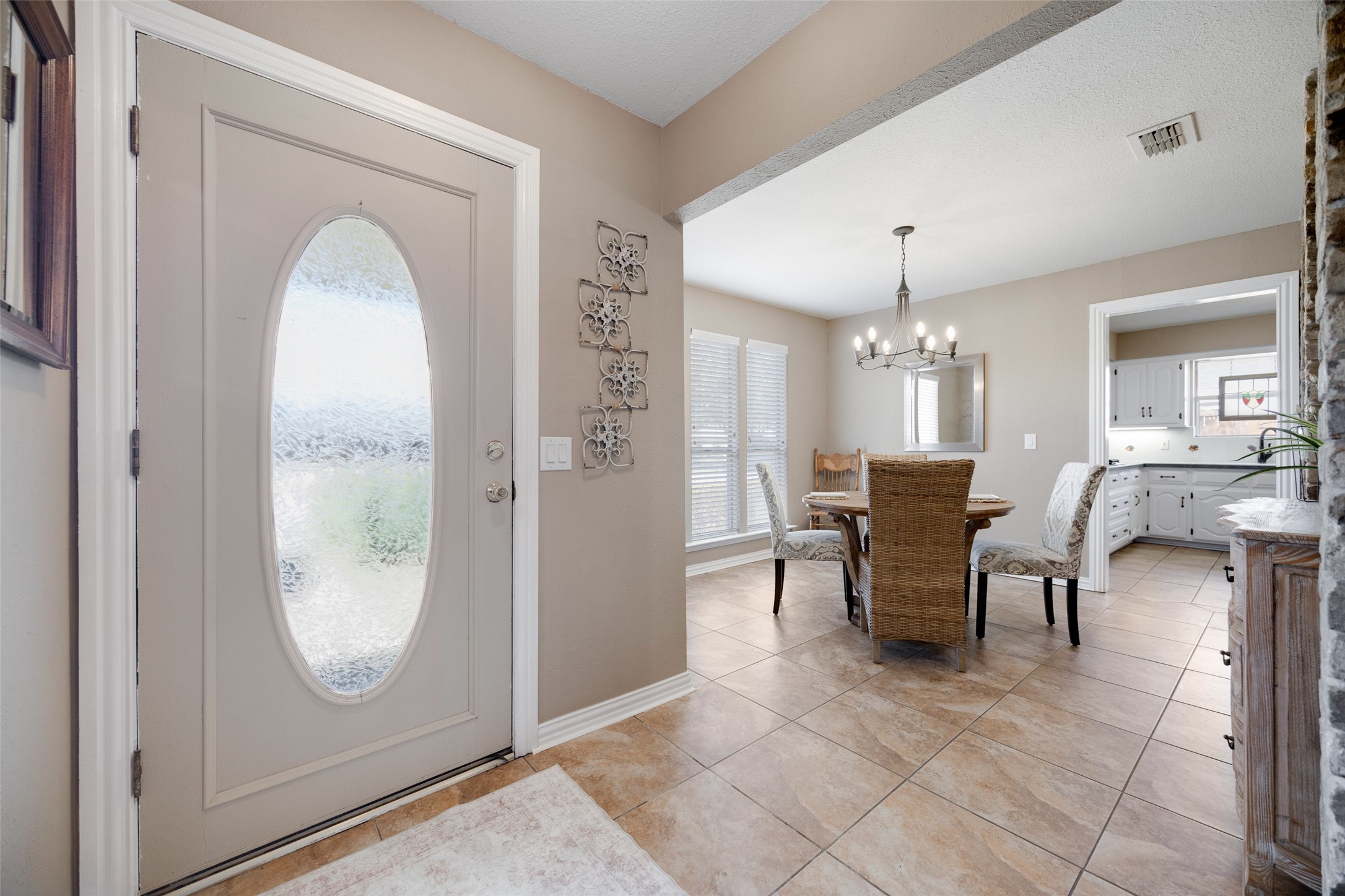 3937 Los Robles Drive