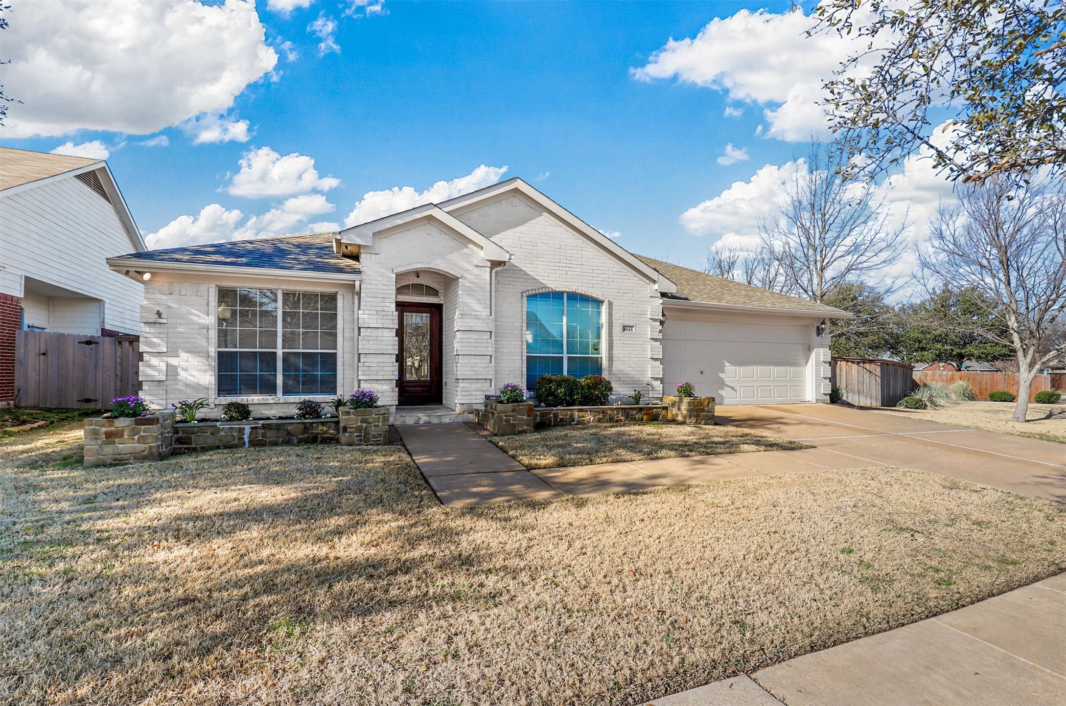 6841 Beverly Glen Drive