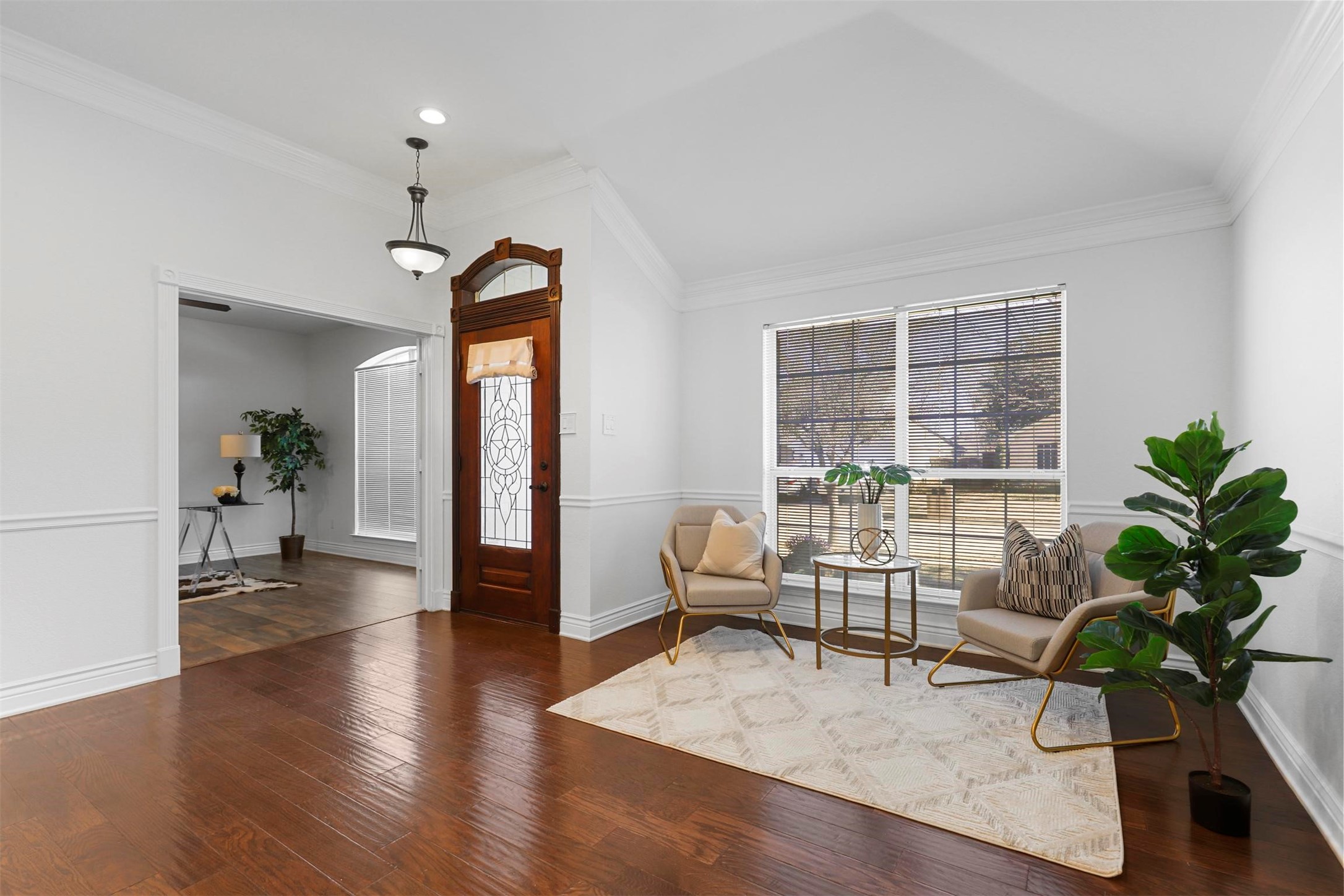 6841 Beverly Glen Drive