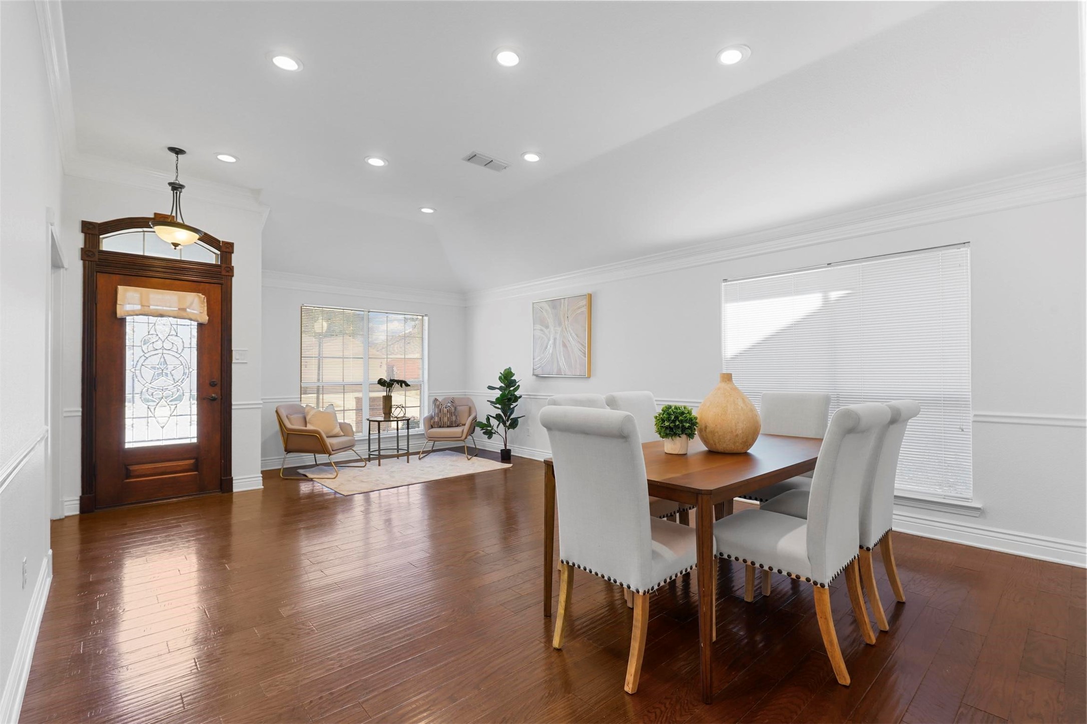 6841 Beverly Glen Drive