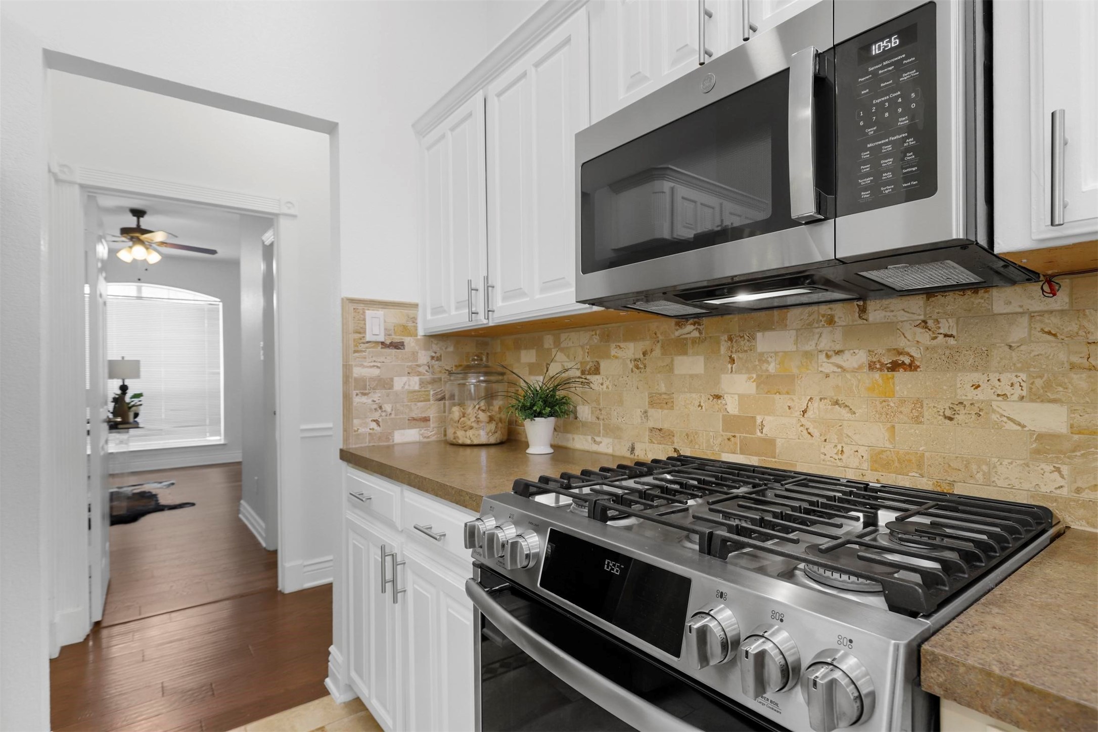 6841 Beverly Glen Drive