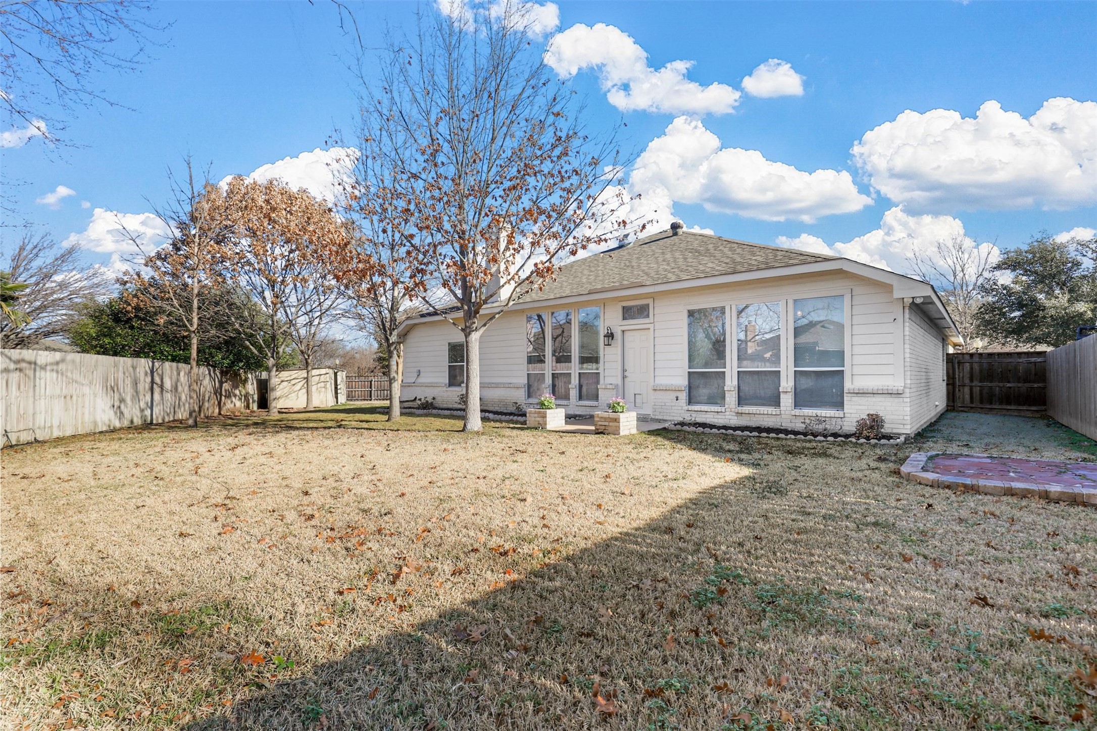 6841 Beverly Glen Drive