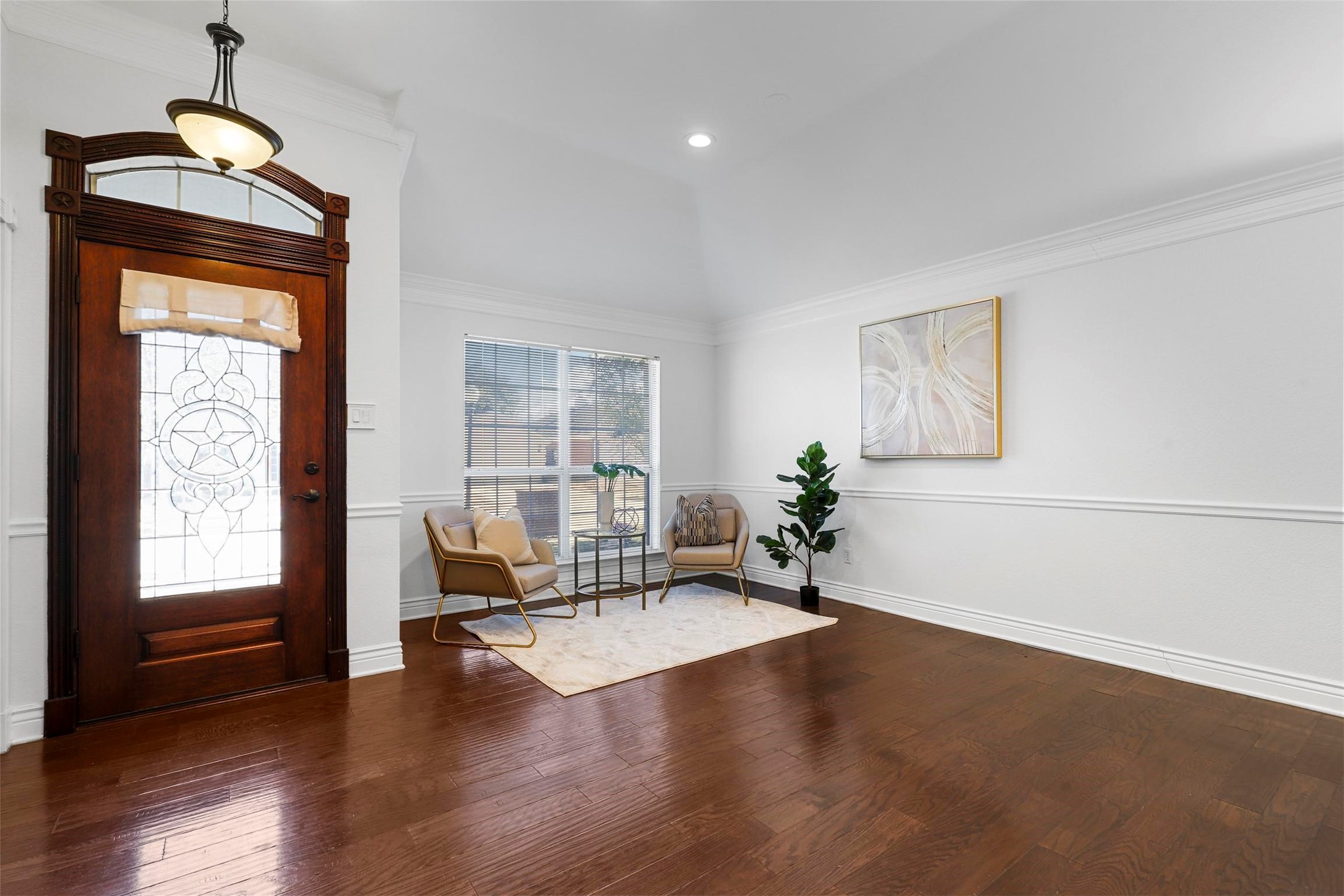 6841 Beverly Glen Drive