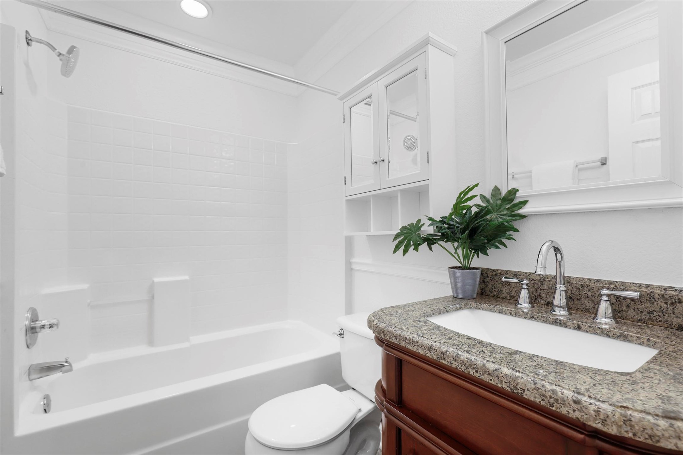 6841 Beverly Glen Drive