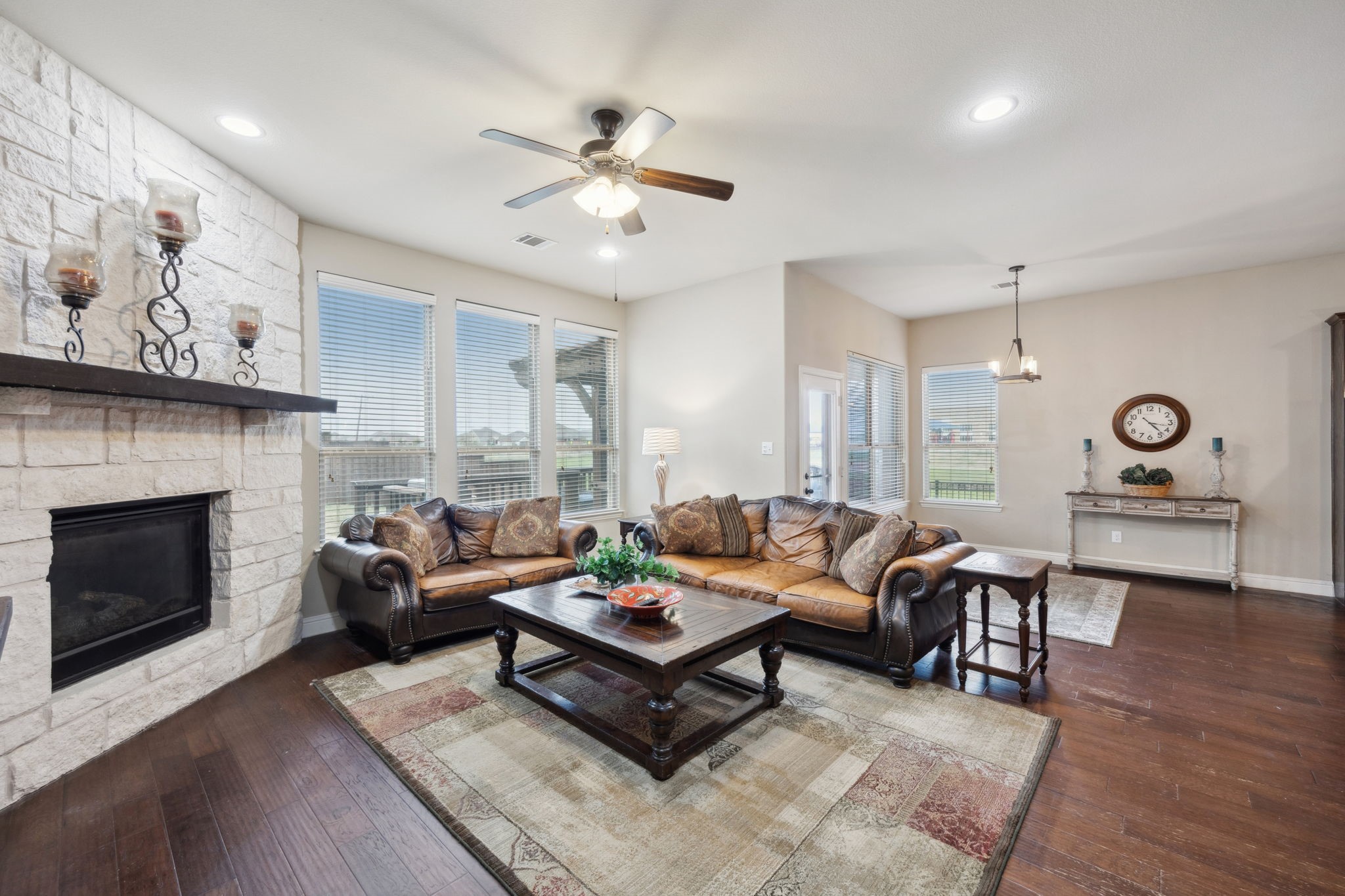 1833 Fountain Vista View