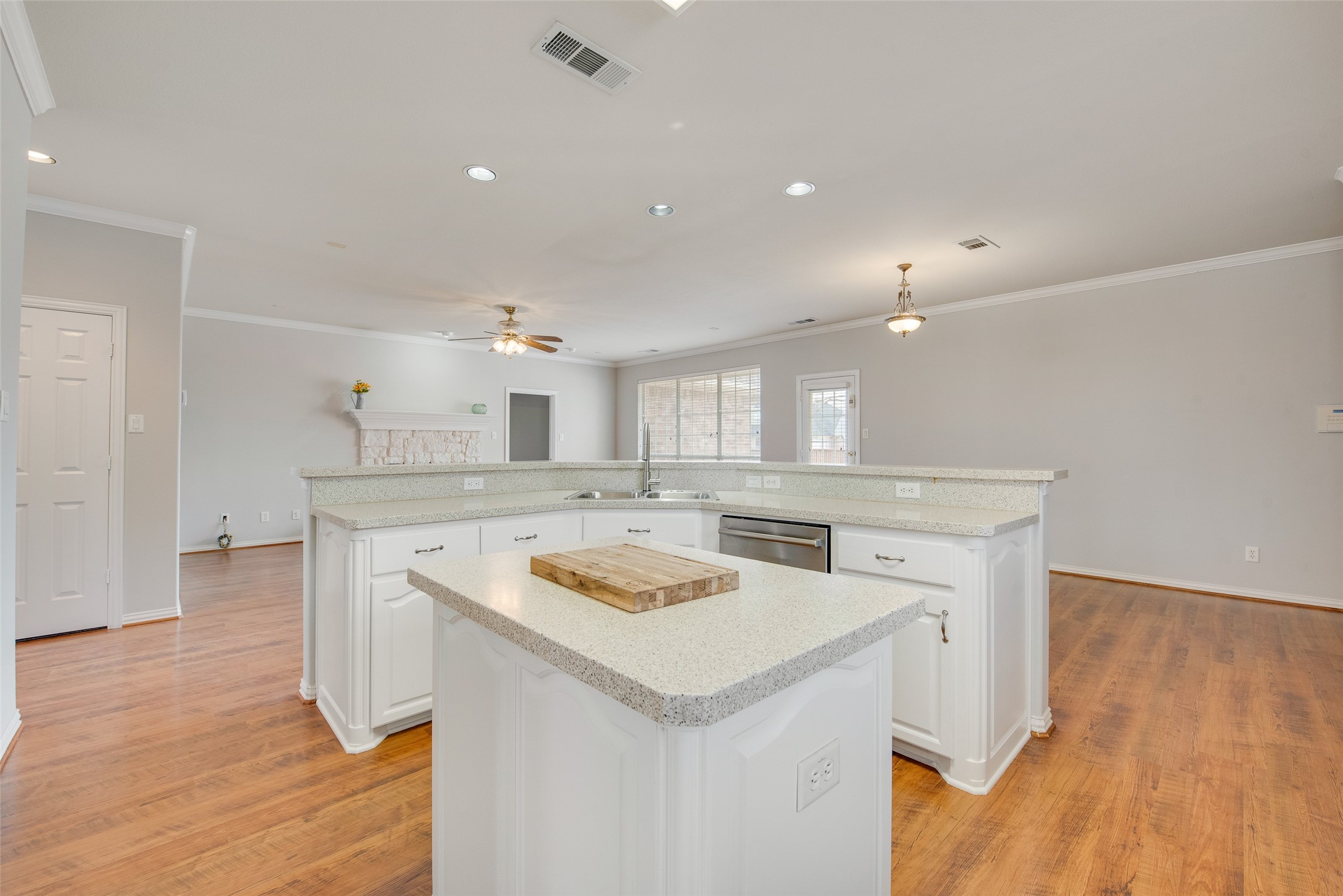 3409 Windridge Drive
