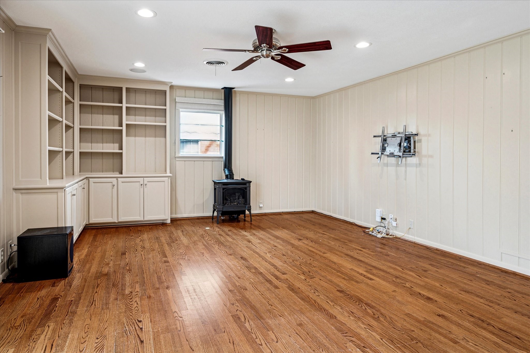 1112 Sherwood Drive