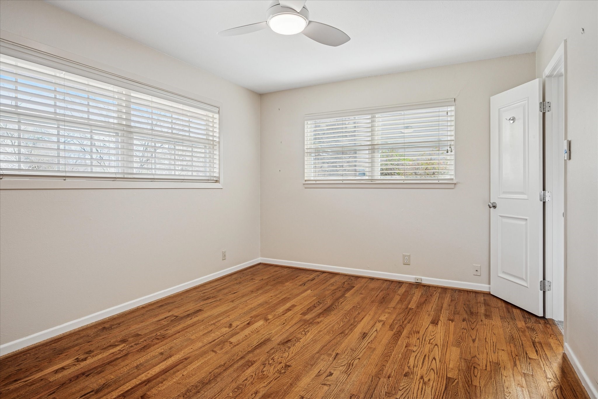 1112 Sherwood Drive
