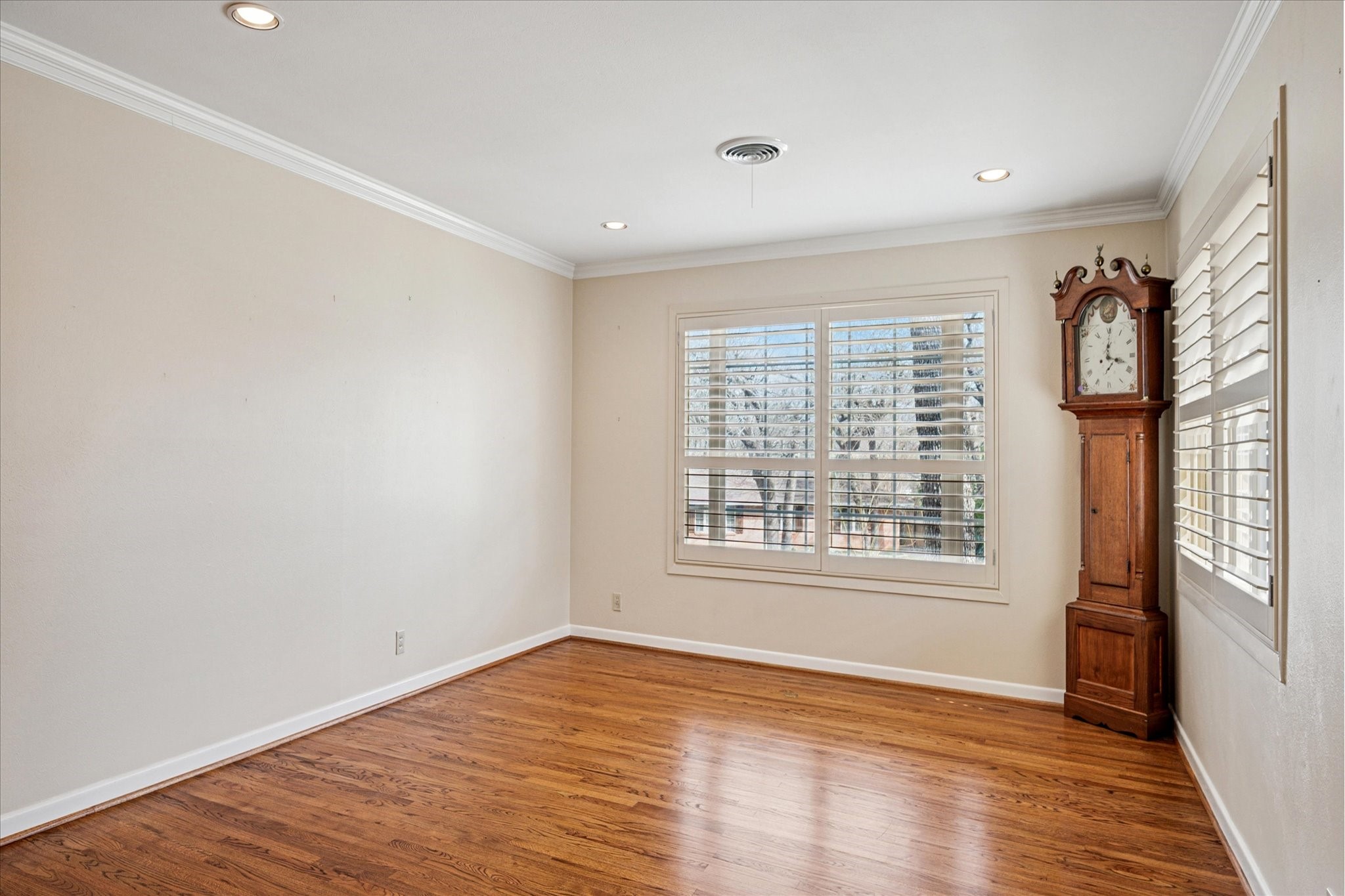 1112 Sherwood Drive