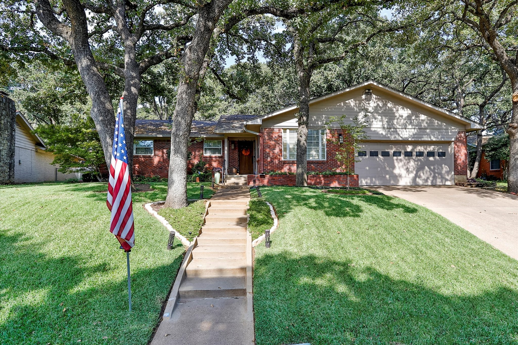1112 Sherwood Drive