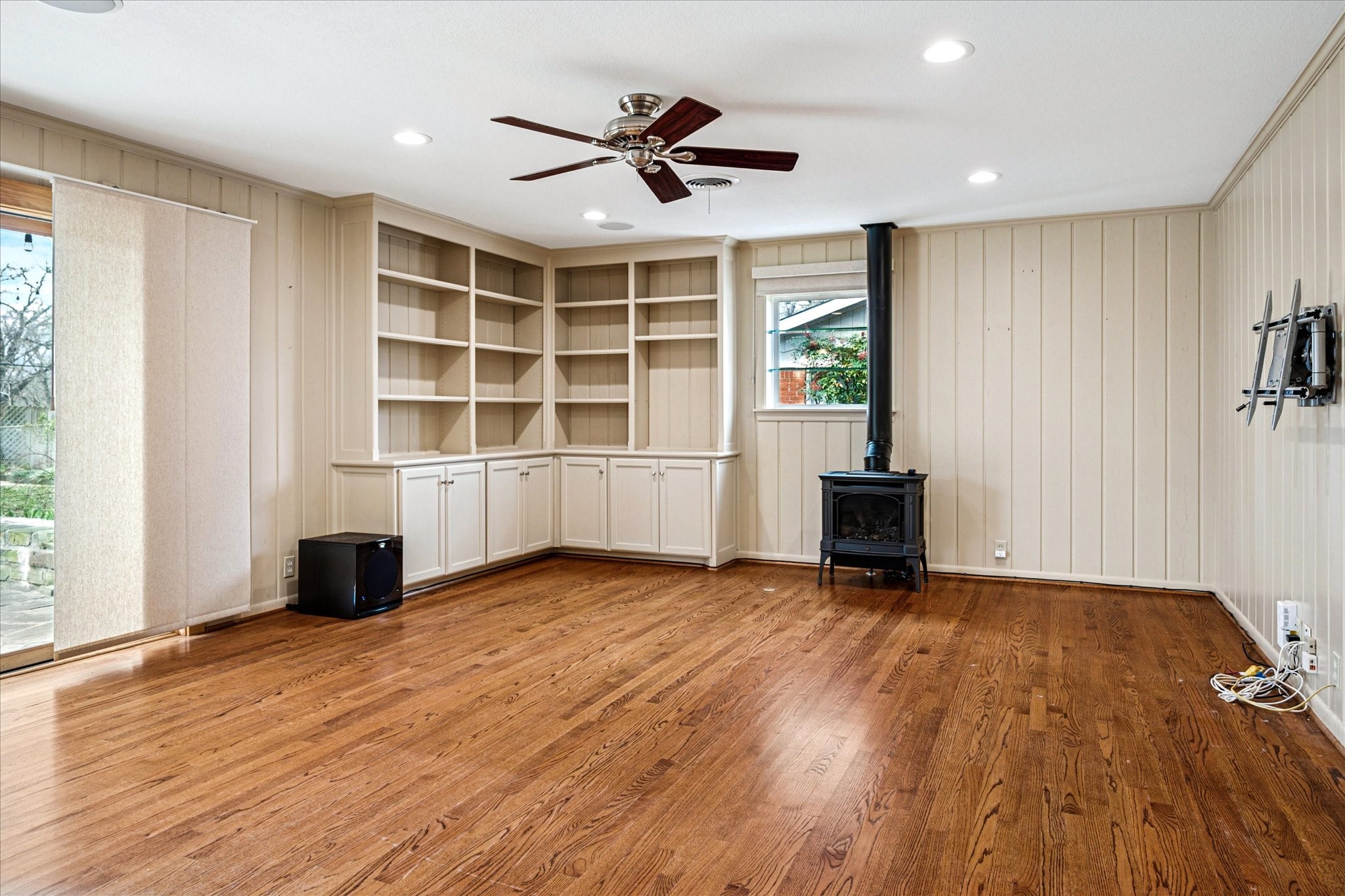 1112 Sherwood Drive